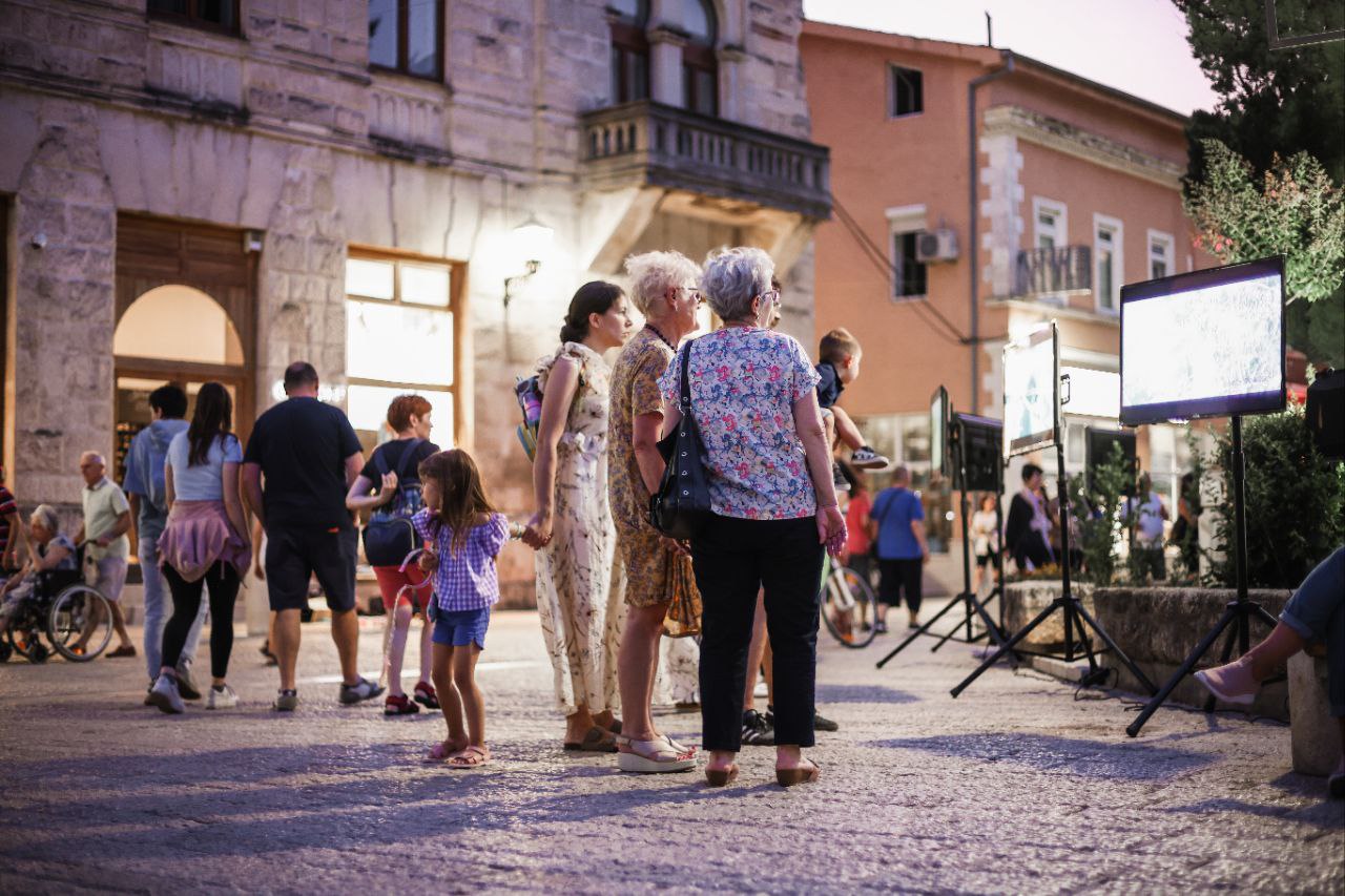 NJU JE LAKO VOLJETI 1