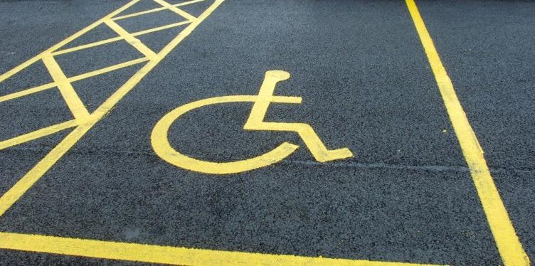 parking-znak-pristupacnosti