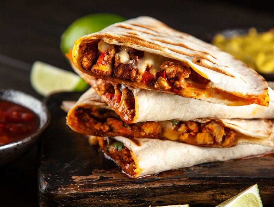 62601952-quesadilla-od-piletine-sira-i-povrca