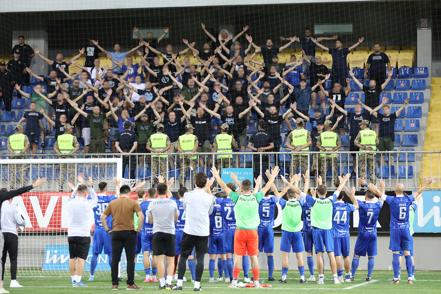 manijaci fk zeljeznicar