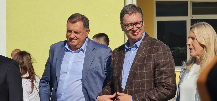1691081211-dodik-vucic-900x420