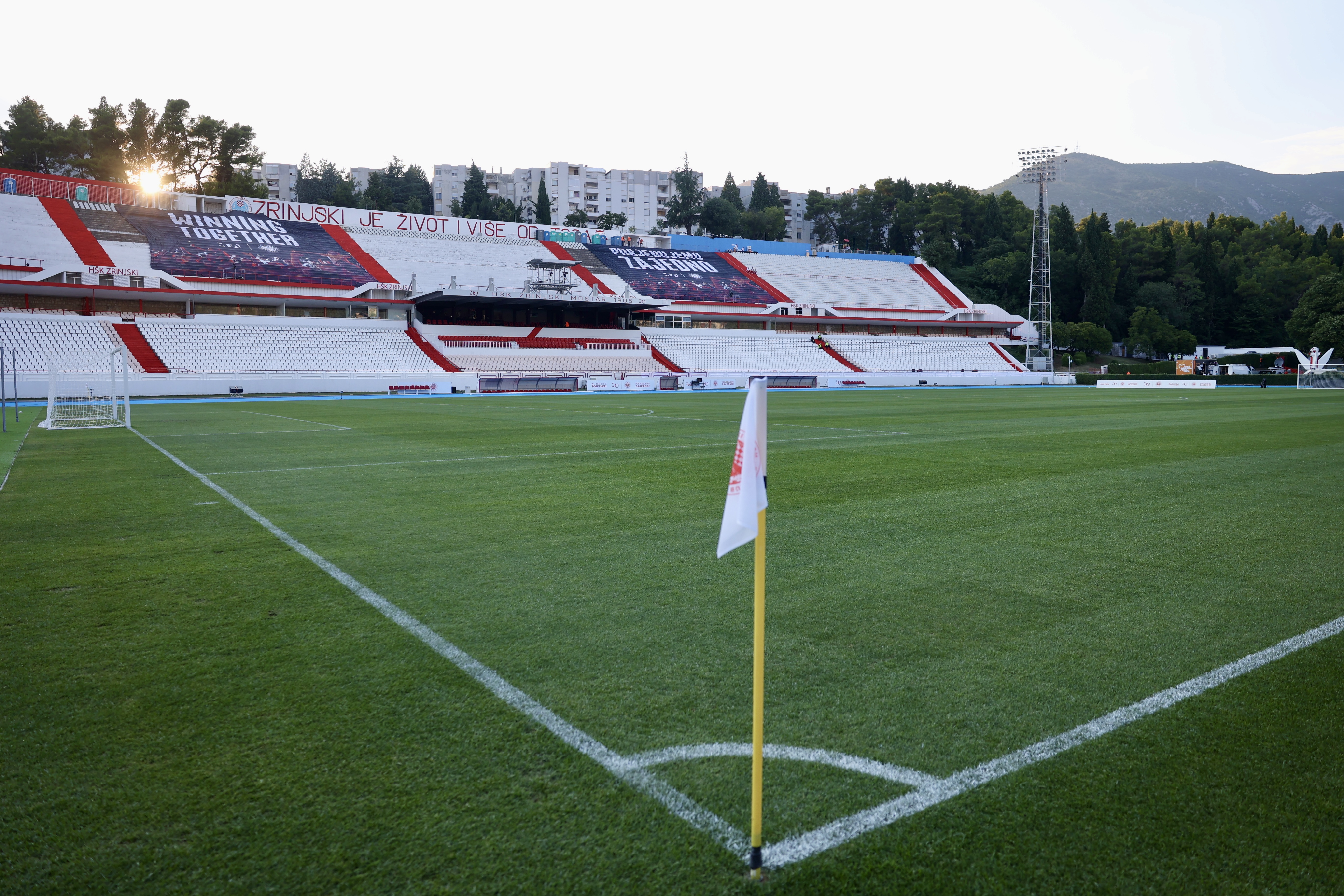 stadion pod bijelim brijegom