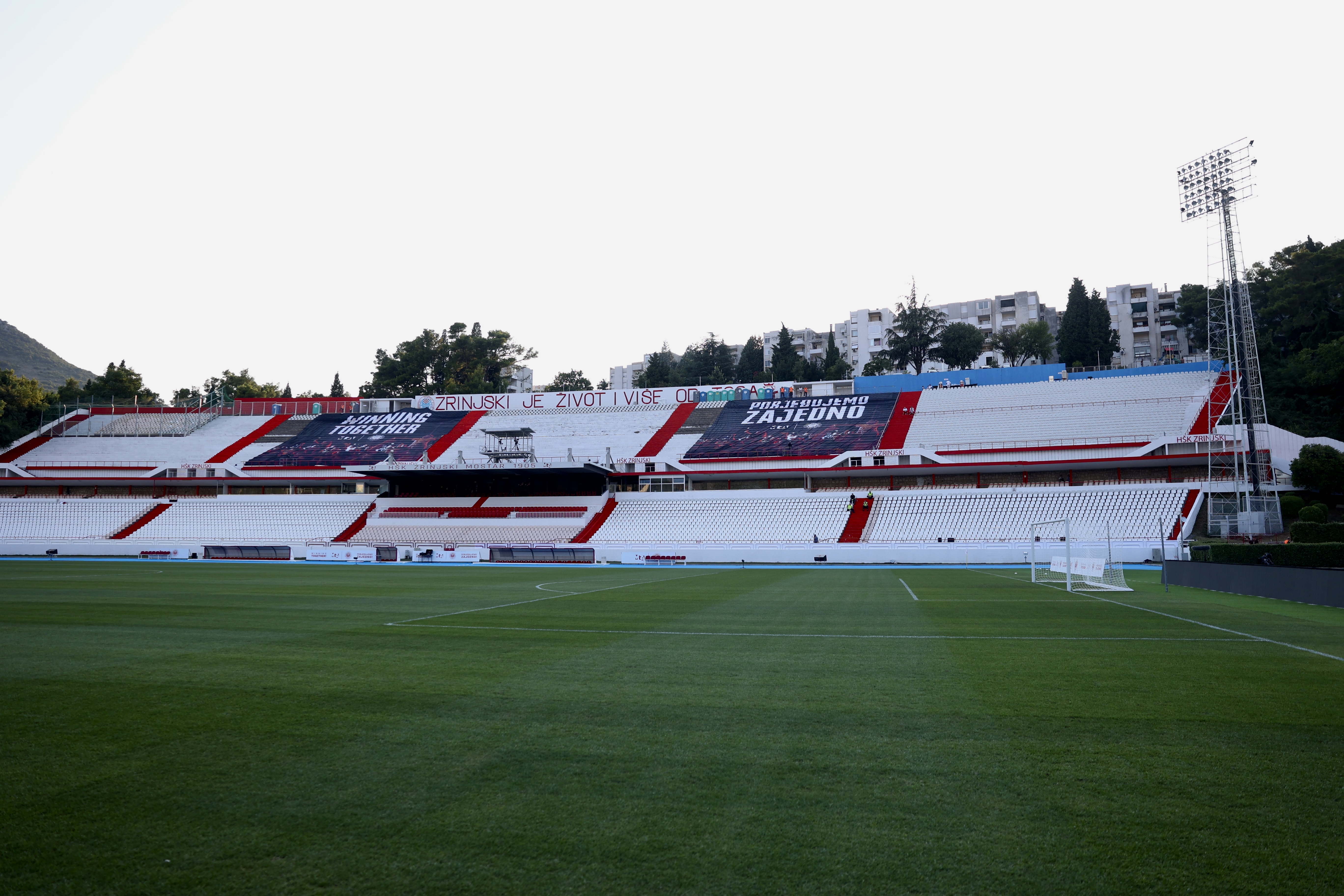 stadion pod bijelim brijegom