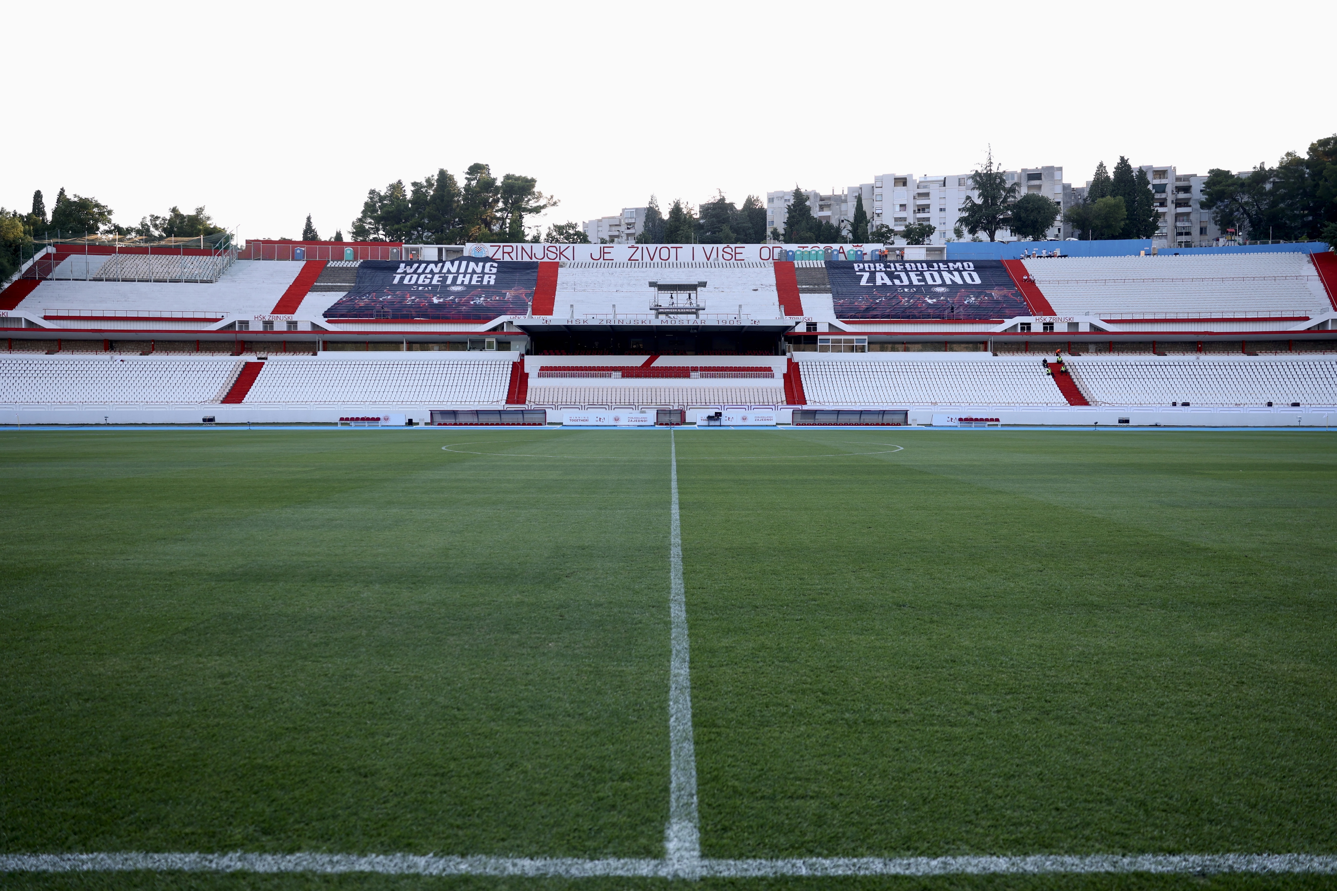 stadion pod bijelim brijegom