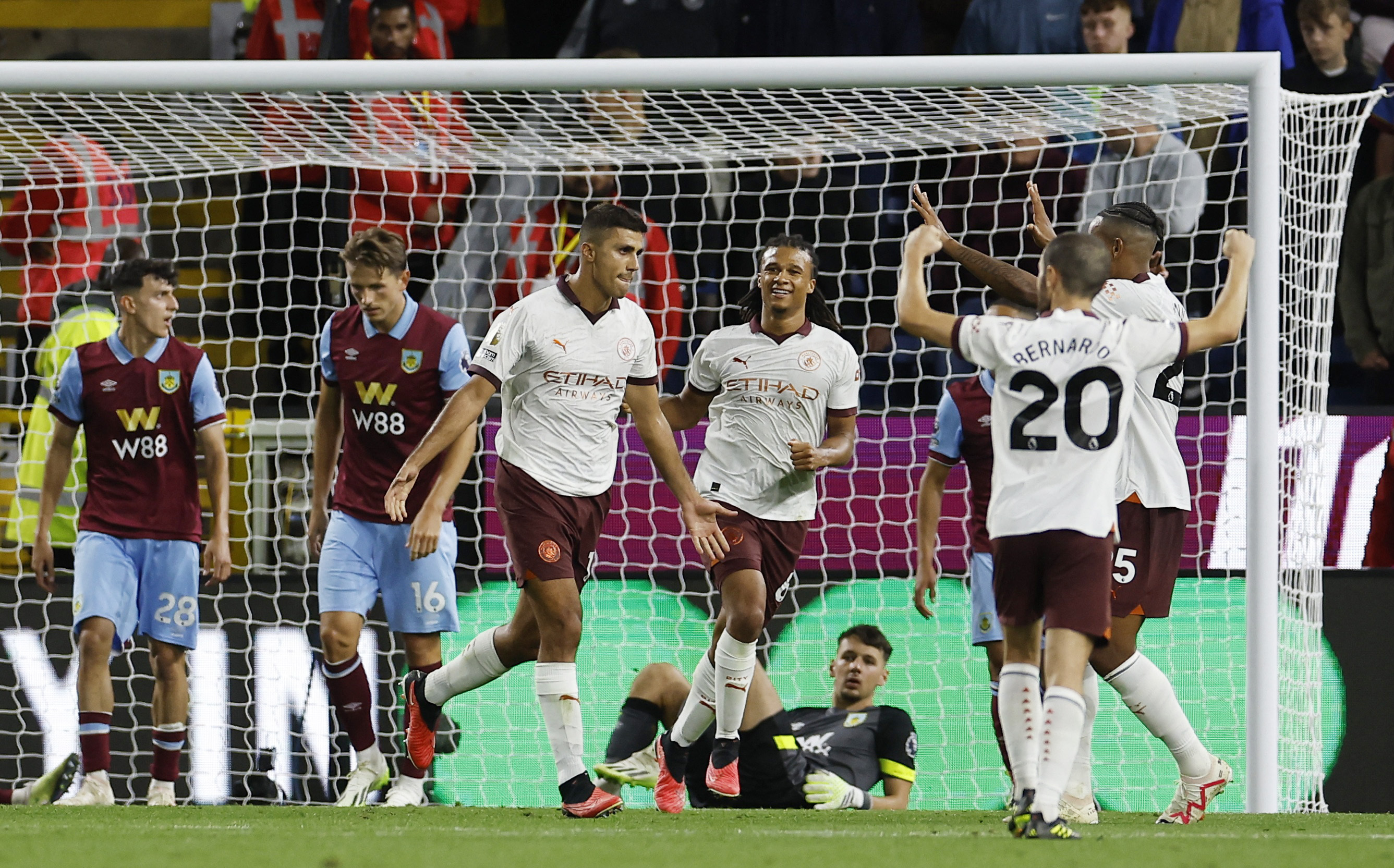 Premier League - Burnley v Manchester City