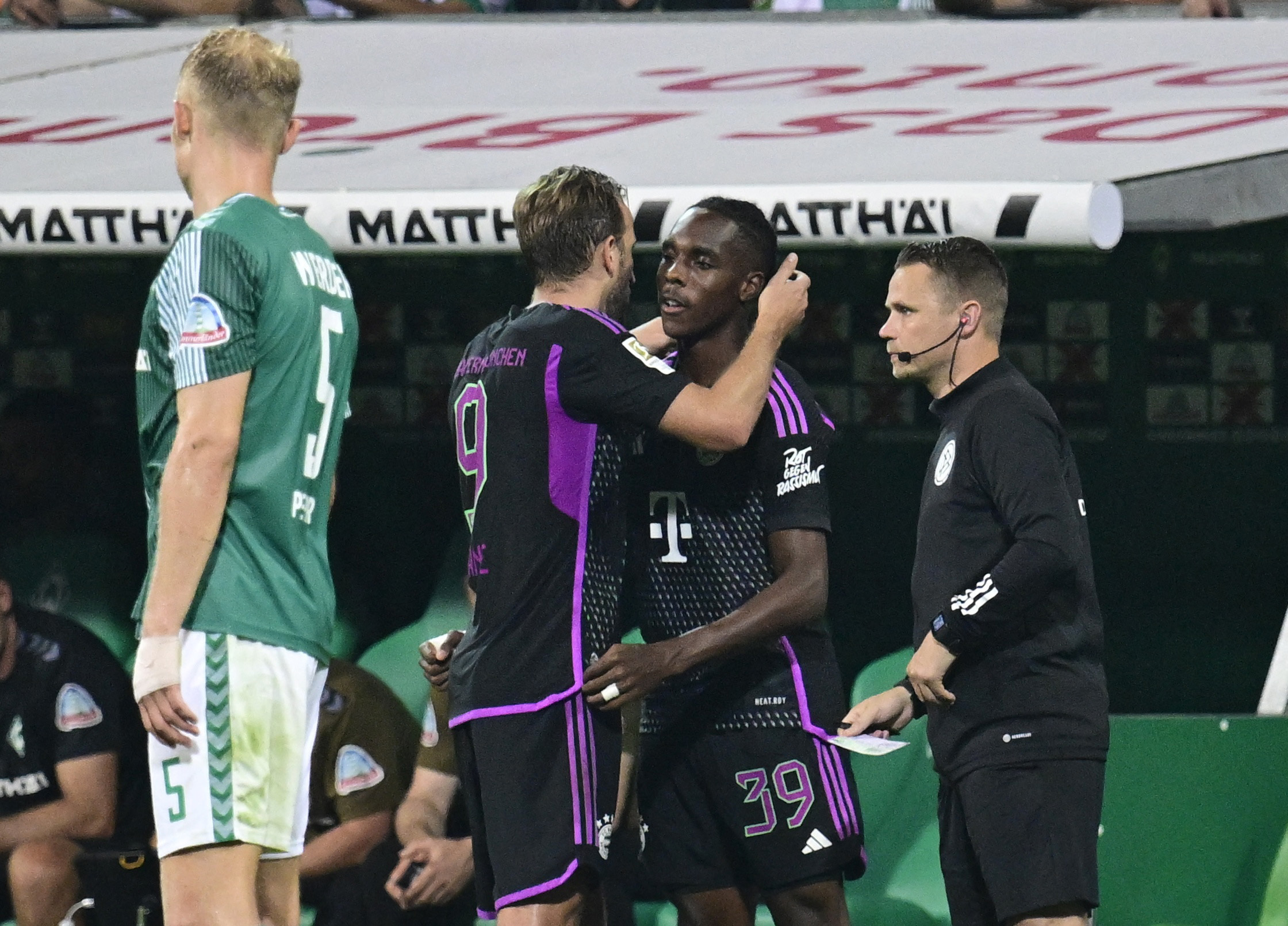 Bundesliga - Werder Bremen v Bayern Munich