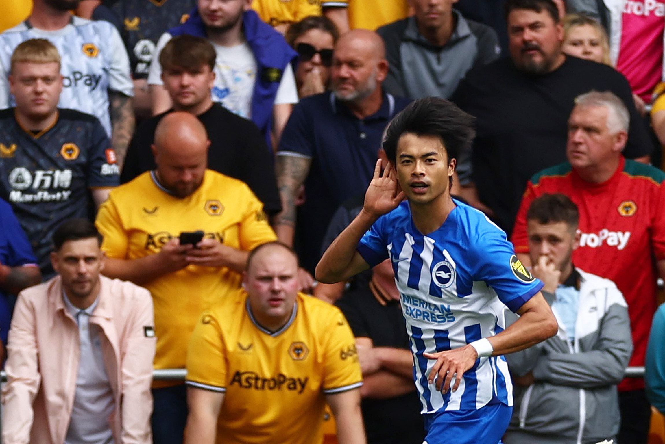Premier League - Wolverhampton Wanderers v Brighton &amp; Hove Albion