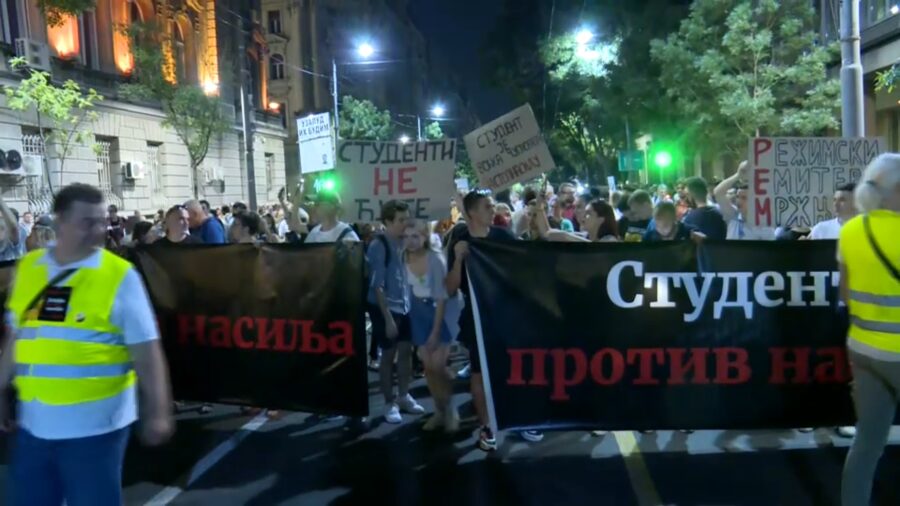 1692471964-protest-bgd-900x506