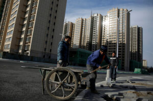 1692689327-2023-08-10T060034Z_440796189_RC2AK2AM8E5T_RTRMADP_3_CHINA-ECONOMY-PROPERTY-300x199.jpg