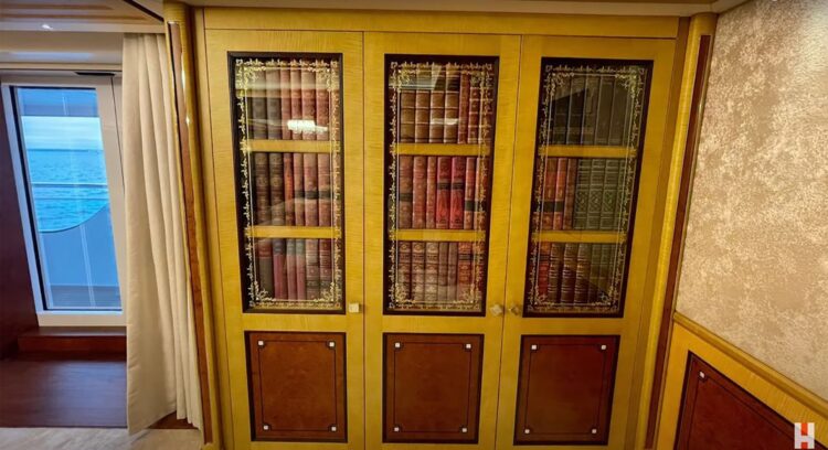 Alina Kabaeva's private cabin