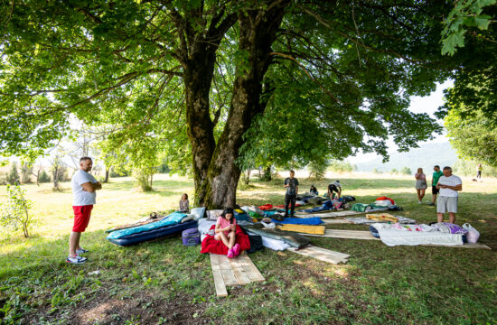 Počelo takmičenje u ležanju u Crnoj Gori: 21 učesnik u borbi za 1.000 eura
