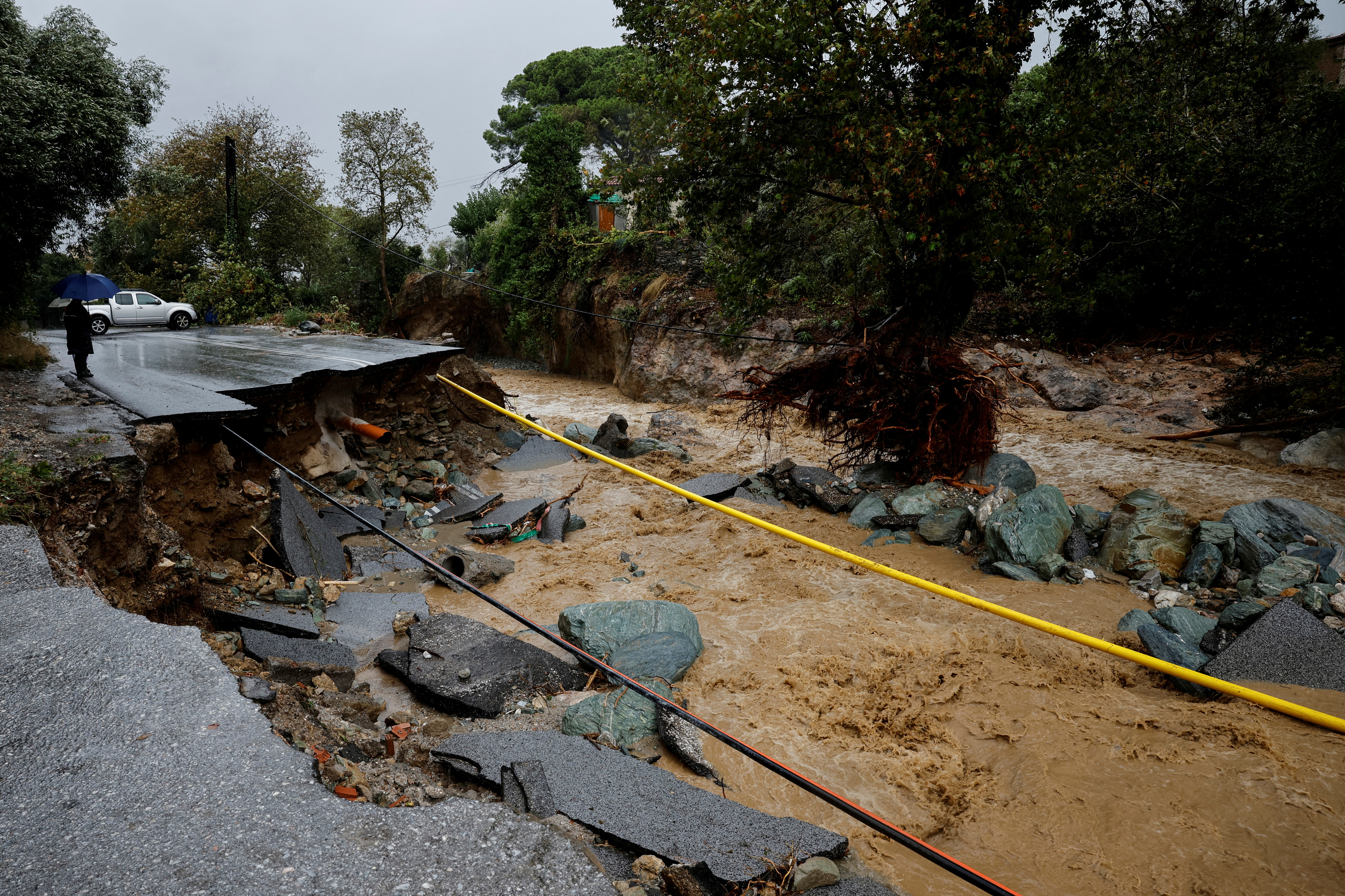 Torrential rains destroy infrastructure and caused floods in Volos and Pelion