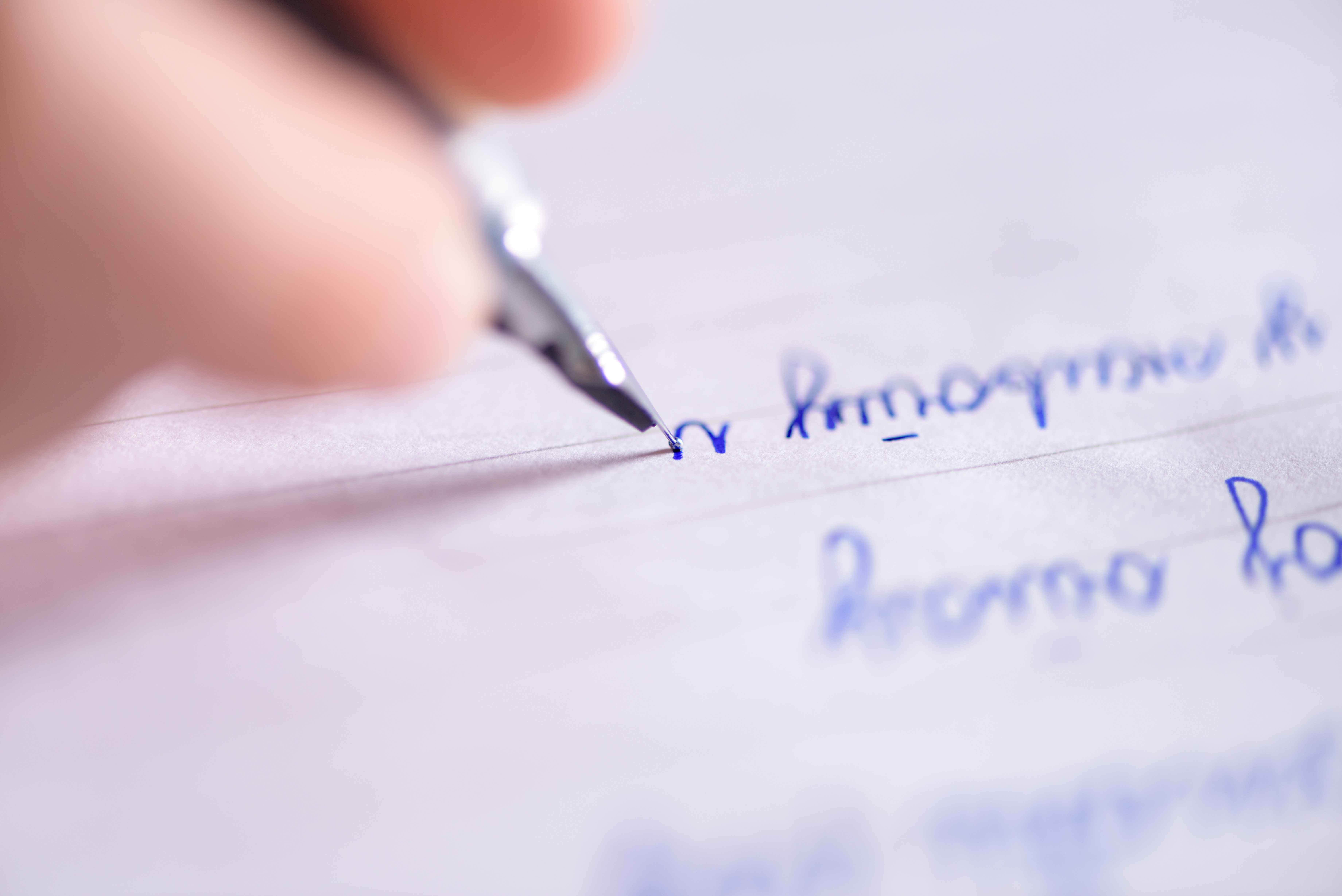 Closeup,Of,Hand,Writing,In,Cyrilic,With,Fountain,Pen