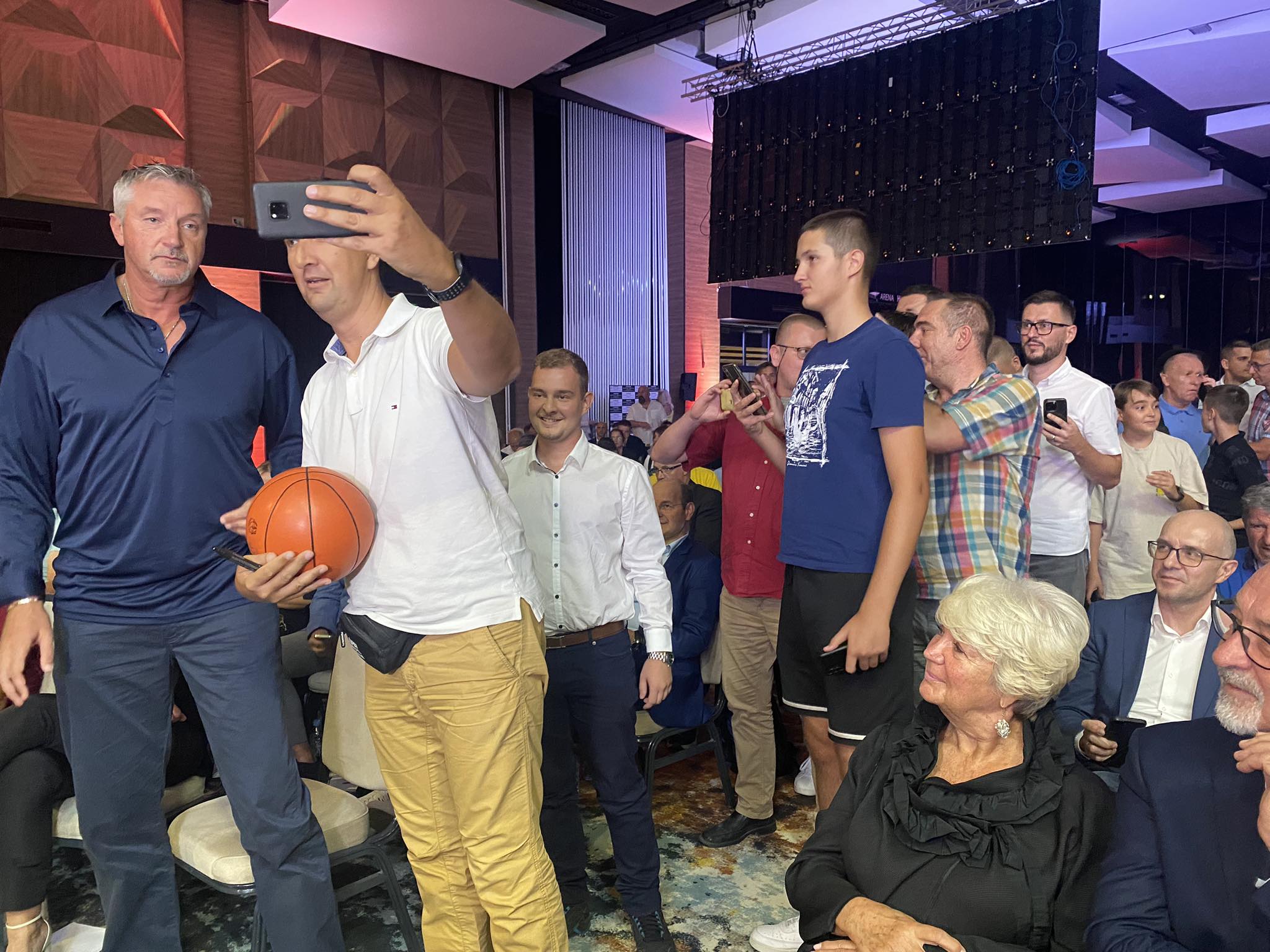 376448326_574808794700128_3999138016179843951_n