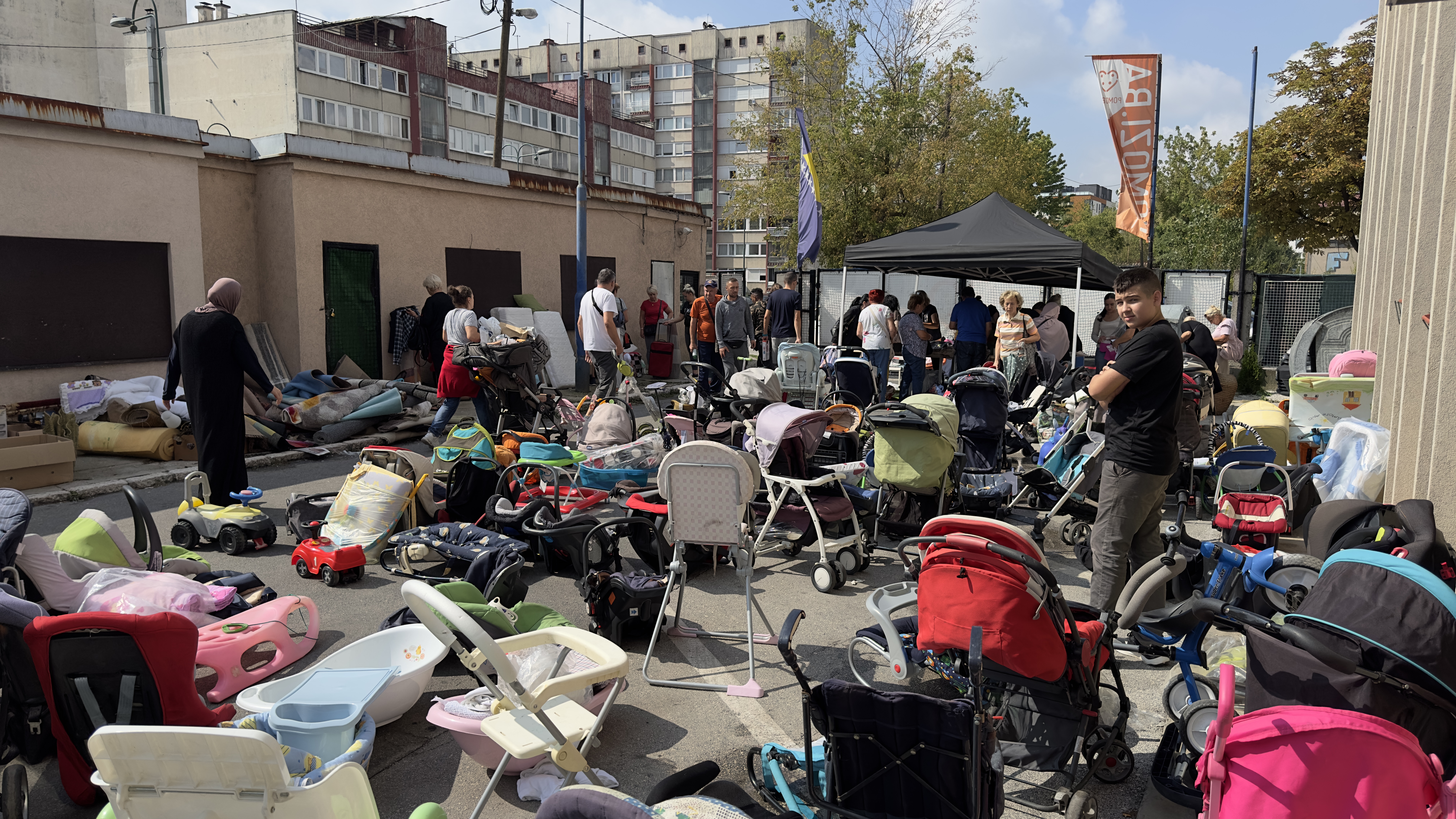 Sarajevo: Veliki odziv građana na humanitarnom bazaru Pomozi.ba