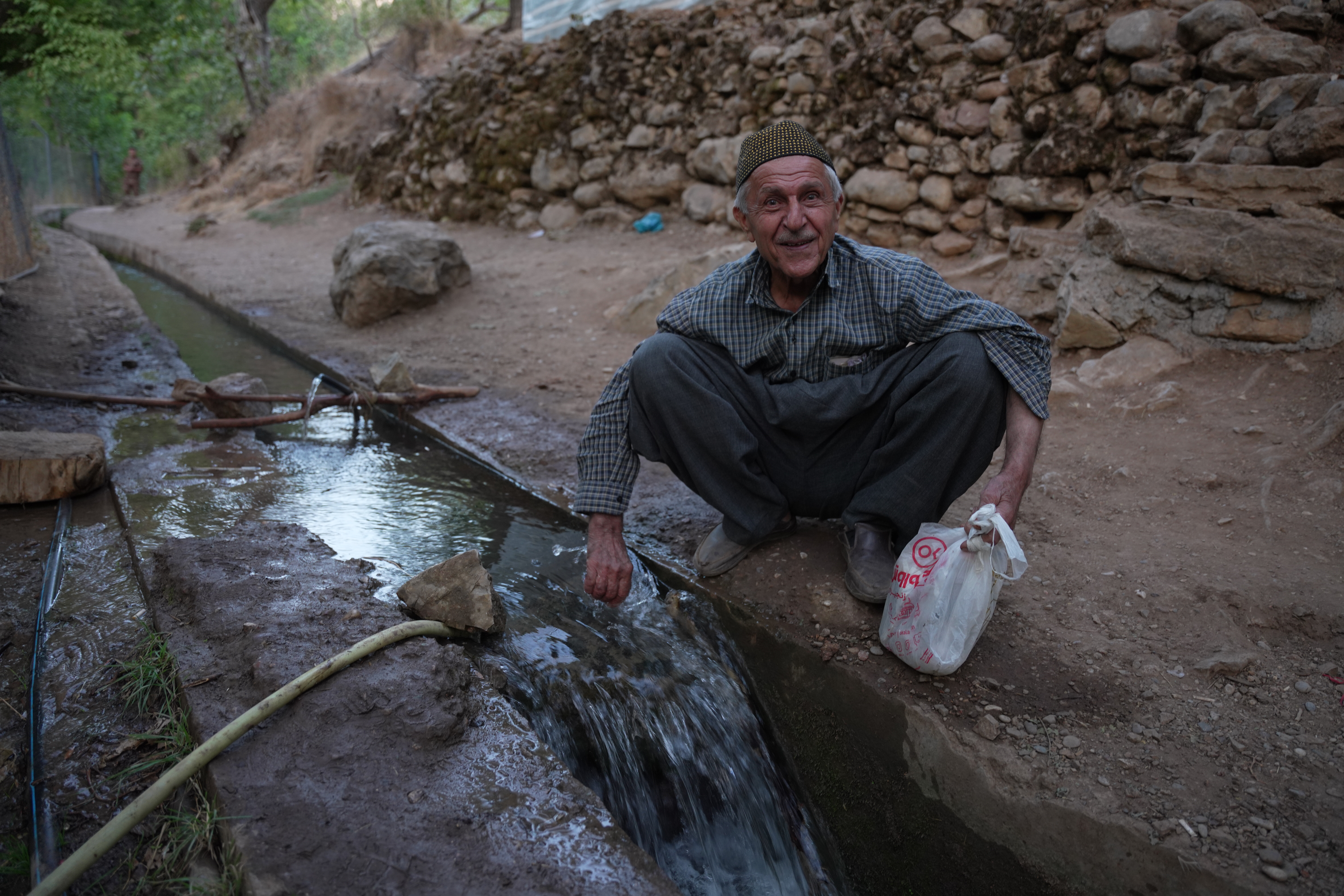 Granicu dijeli pola metra širok kanal: Čaj skuhan u Iraku služi se u Iranu