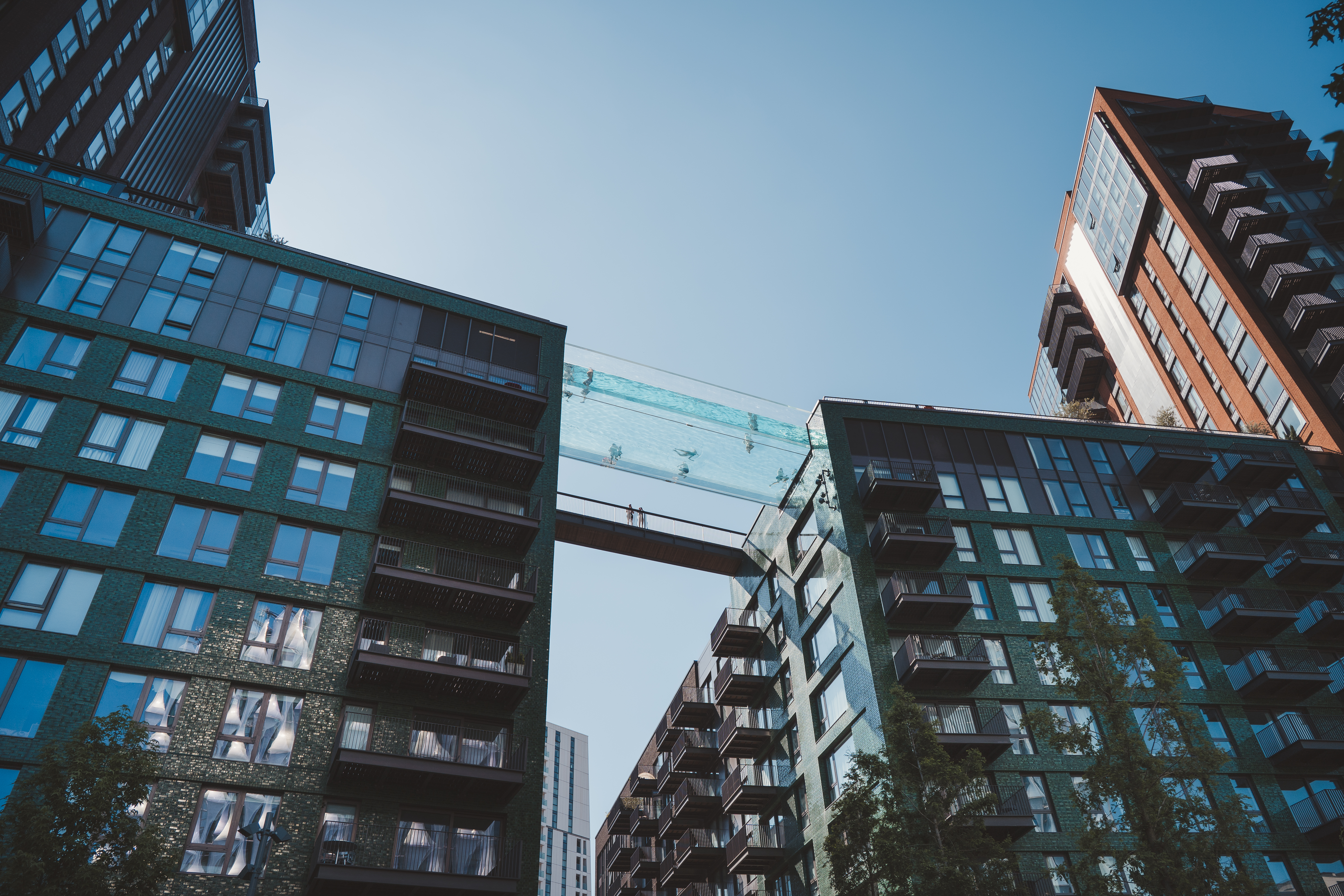 Vauxhall,,London,|,Uk,-,2021.06.13:,Swimmers,Enjoy,Warm,Weather