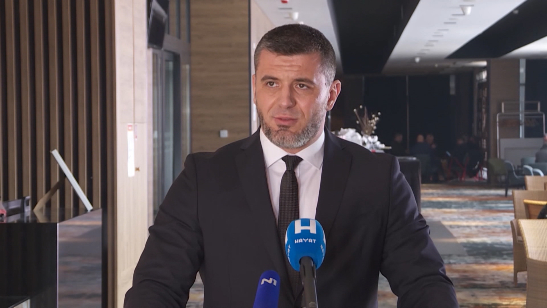 SA-.00_00_07_13.Still005