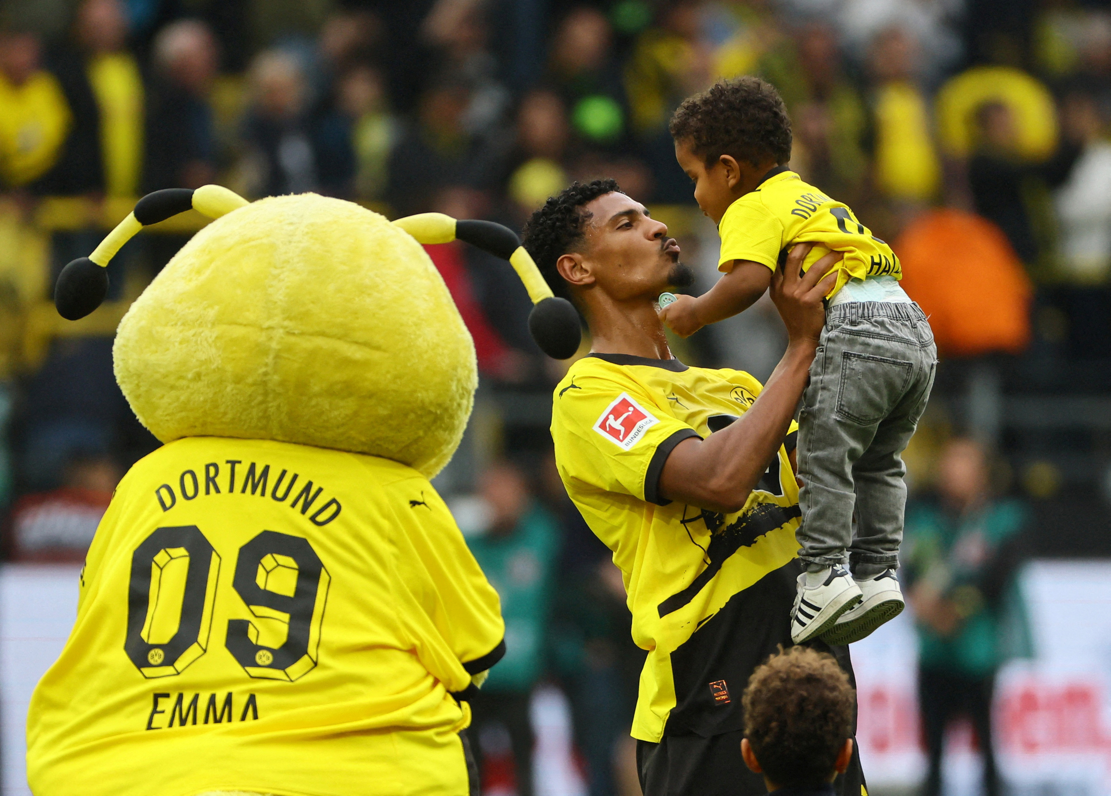 Bundesliga - Borussia Dortmund v VfL Wolfsburg