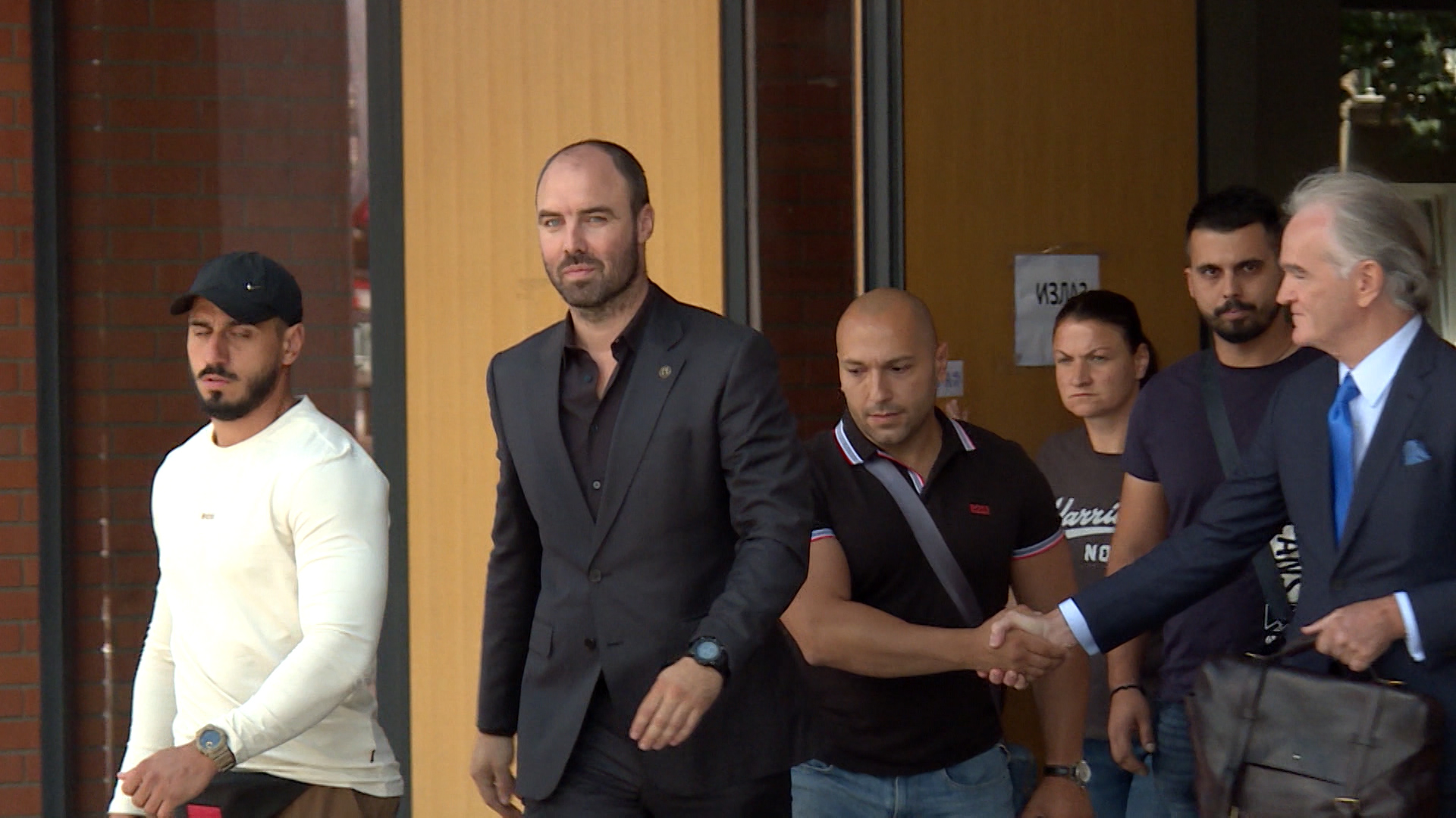 1681749513-BG-AFERE-I-VLAST-PKG-NOA20230417-181126182.mxf_.00_01_43_17.Still001