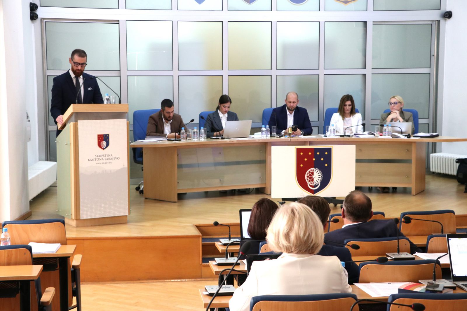 Skuptšina novi naslov