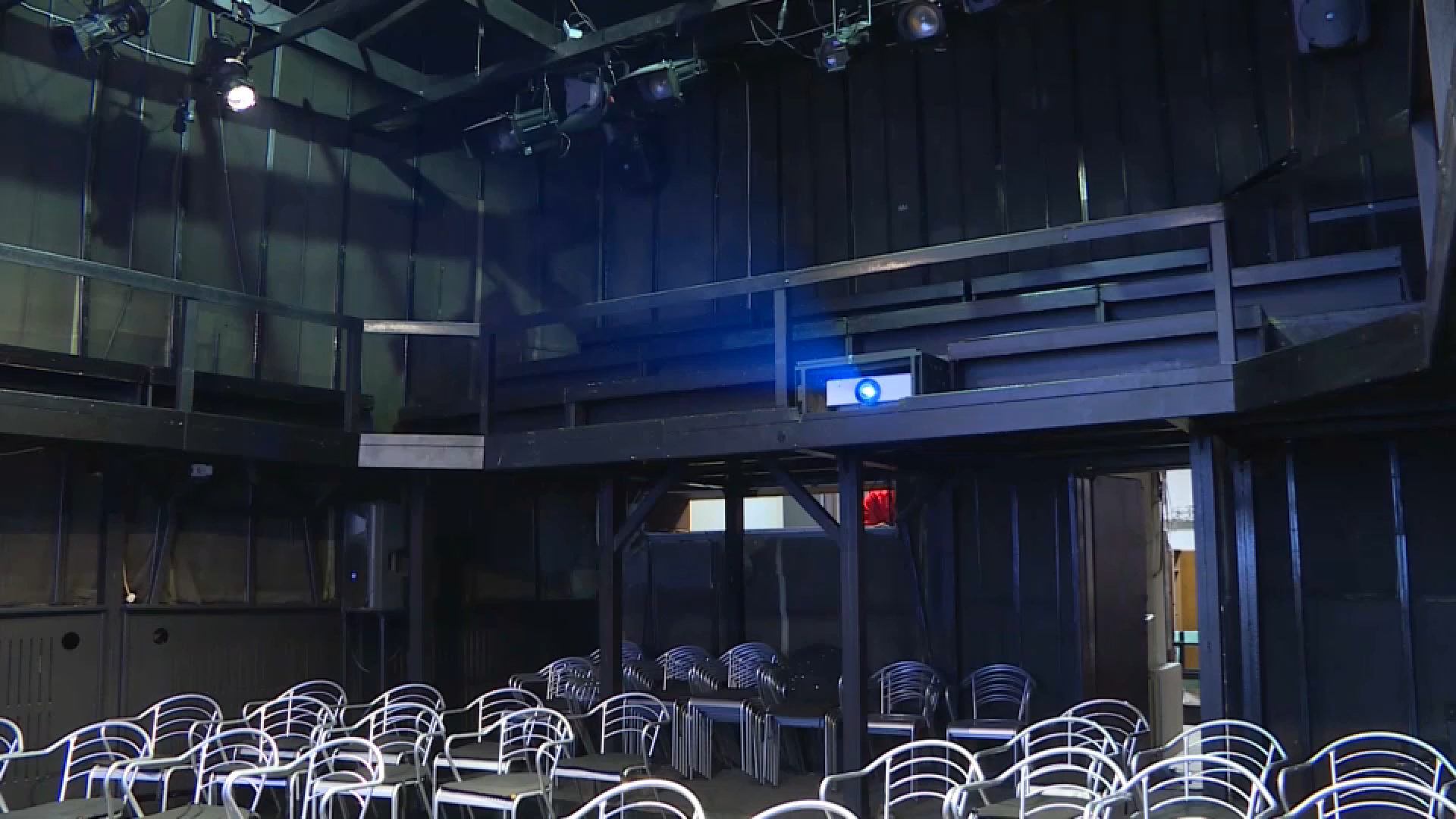 otvorena scena obala