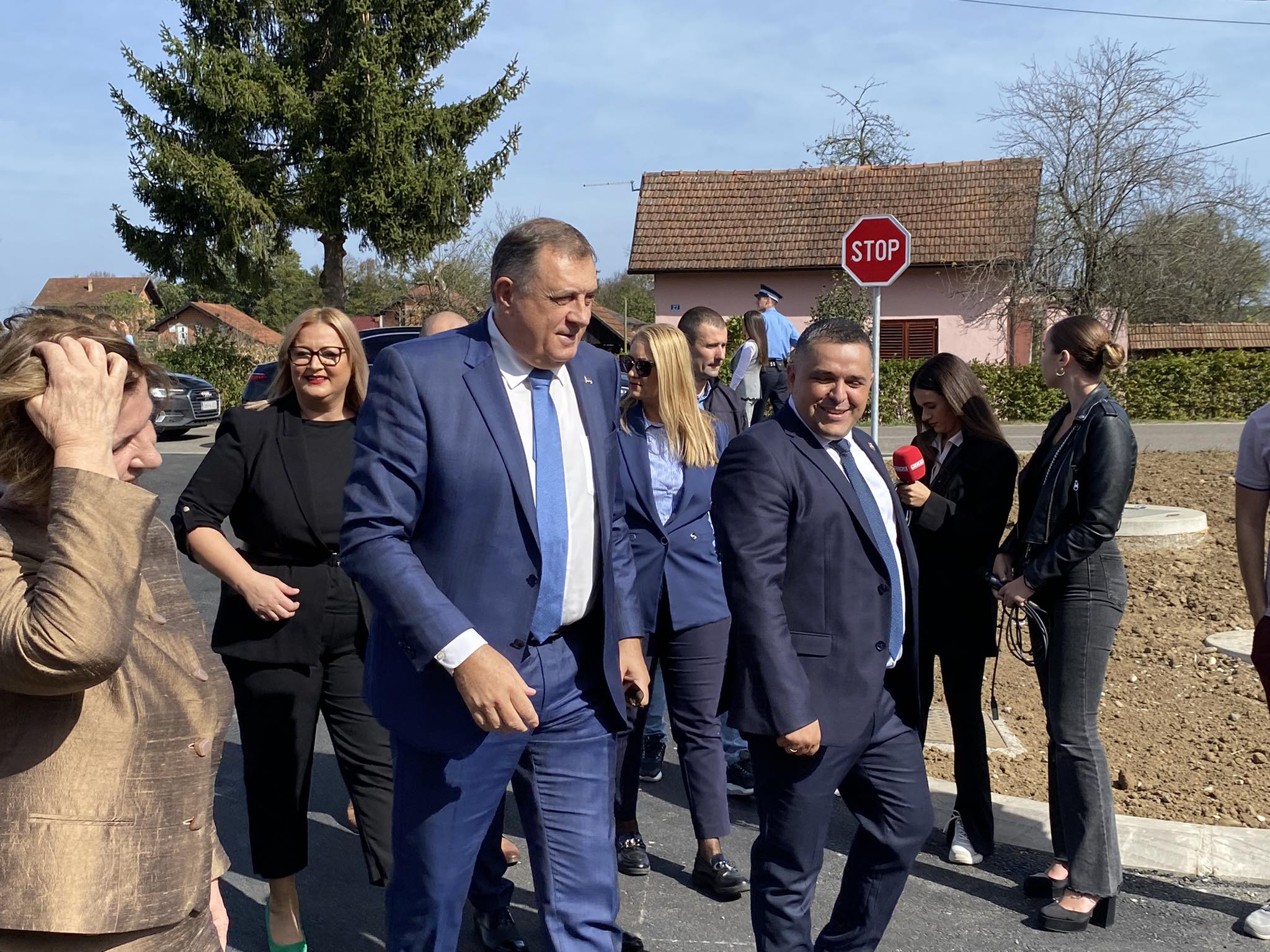 received_305739125425051