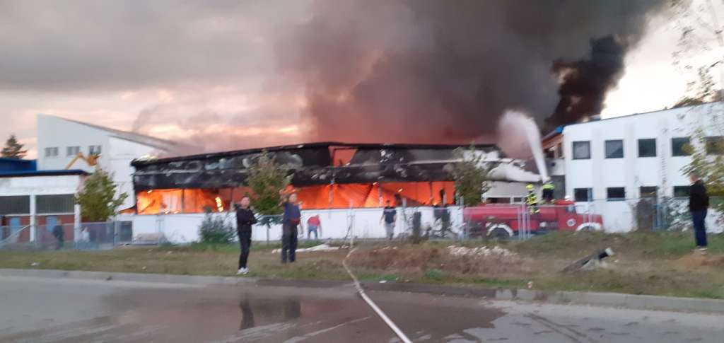 l_c2f4a409d45762ff9e4055412ba0e7e5