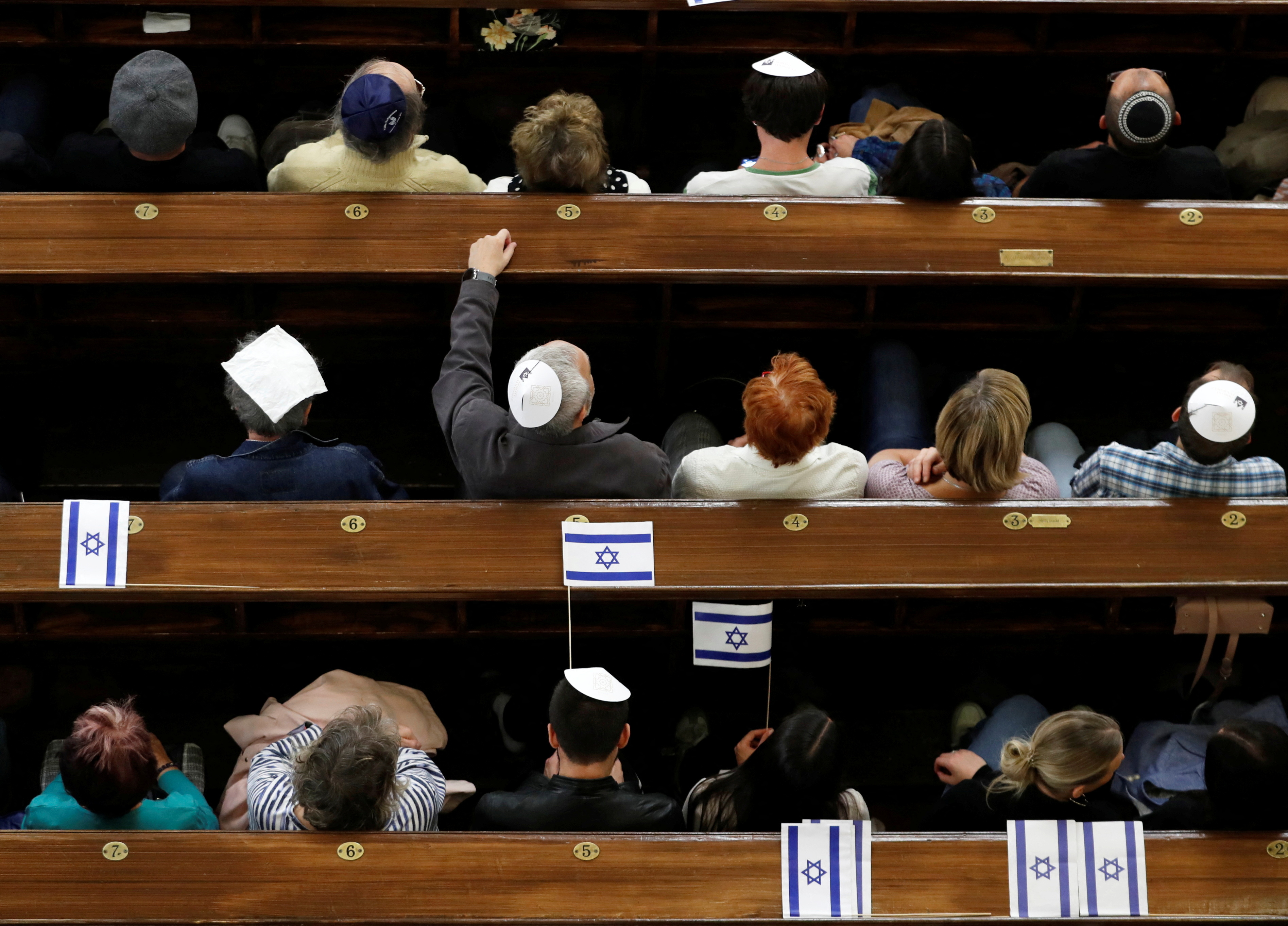 'Stand with Israel’ solidarity prayer at the the Dohany Street Synagogue in Budapest