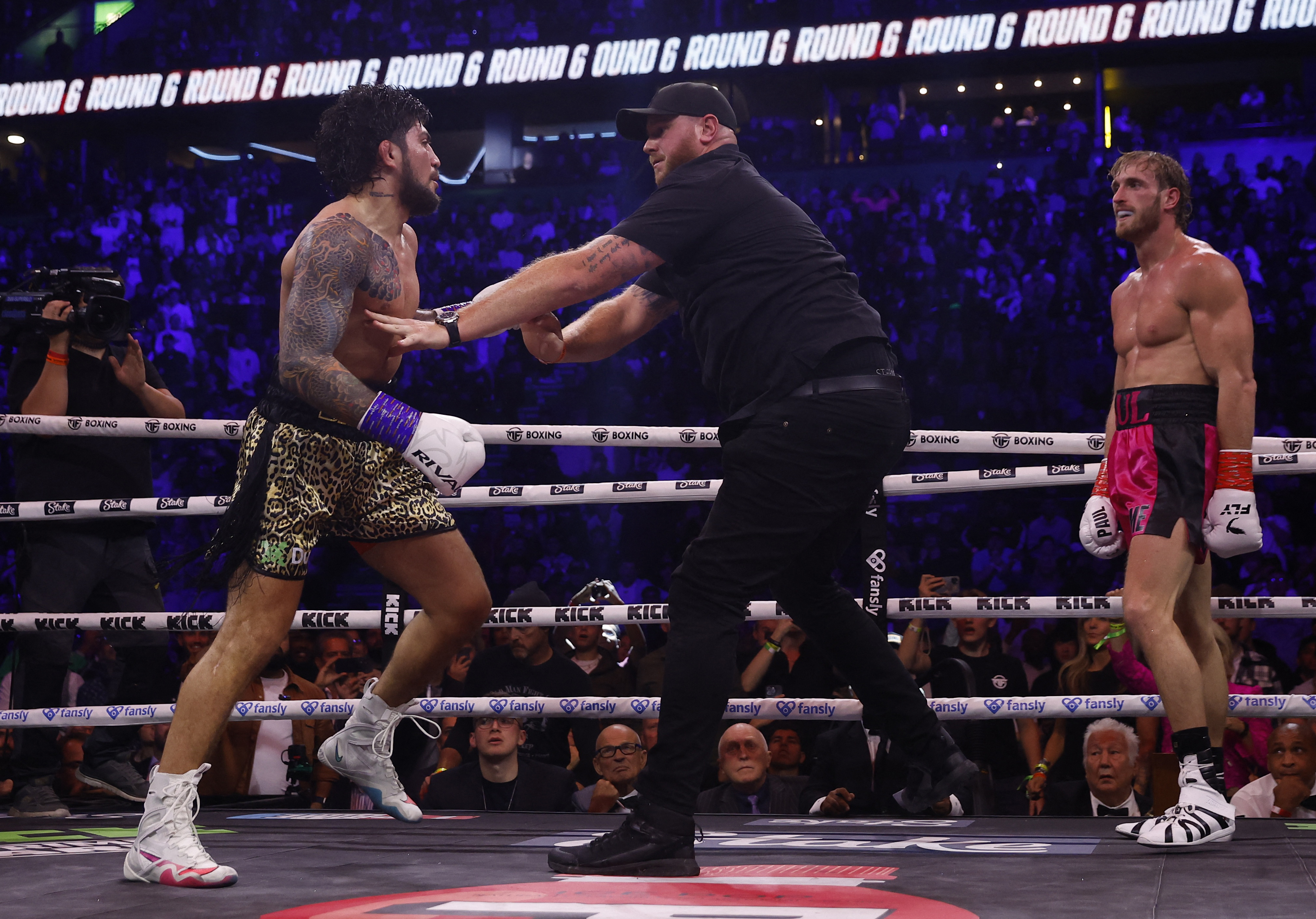 Logan Paul v Dillon Danis