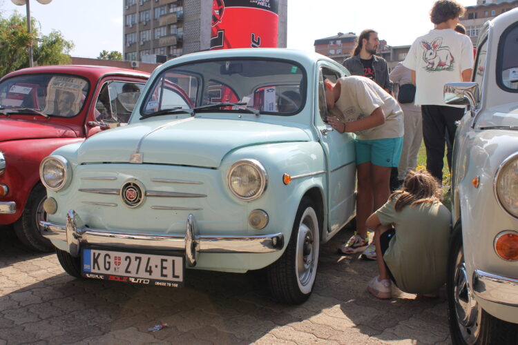 1696084455-Izlozba-9-750x500