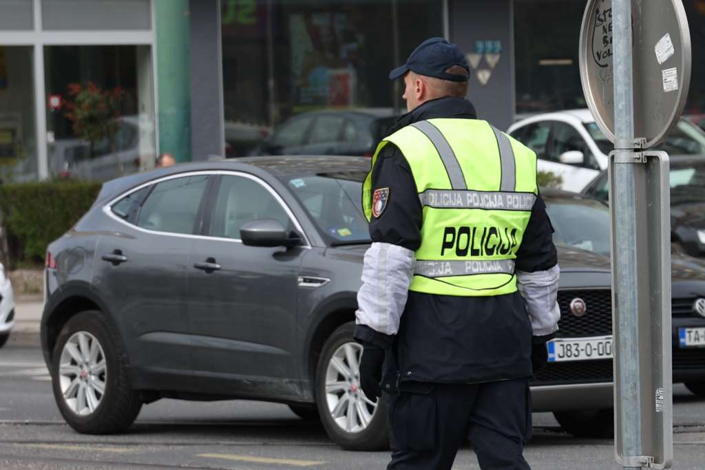 policija