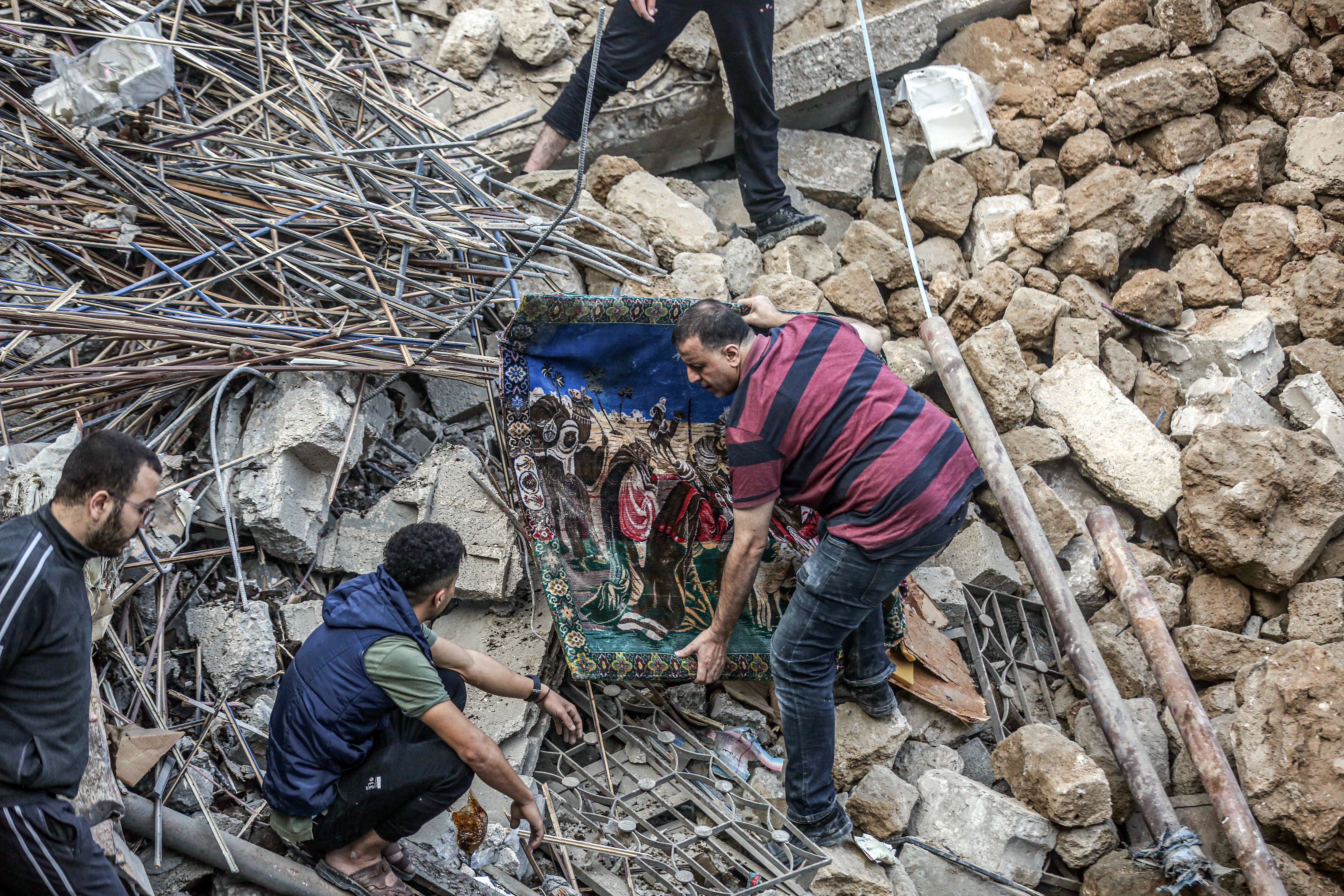 U izraelskom bombardovanju crkve u kojoj su bili raseljeni Palestinci poginulo najmanje osam osoba