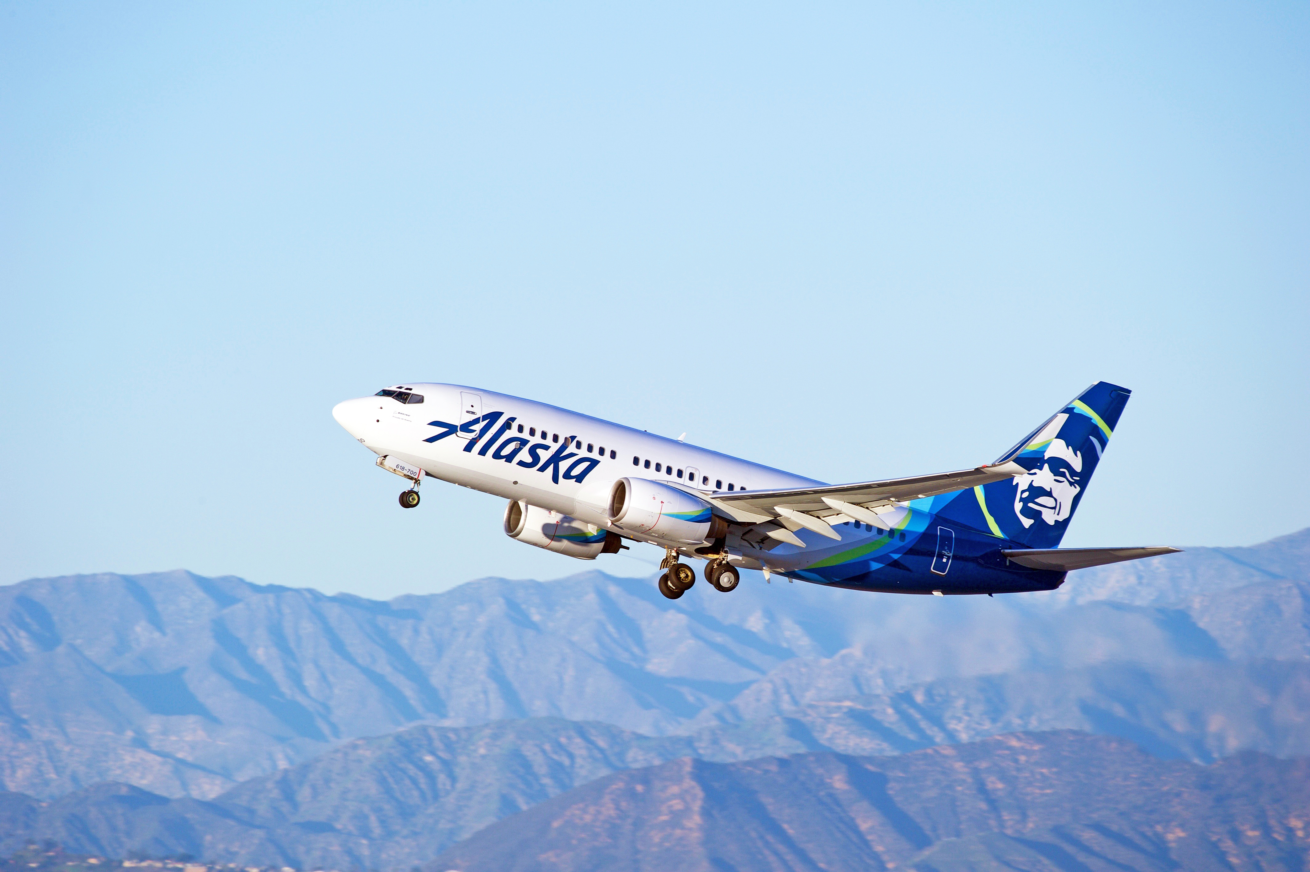 Los,Angeles/california,-,January,14,,2017:,Alaska,Airlines,Boeing,737-790(wl)