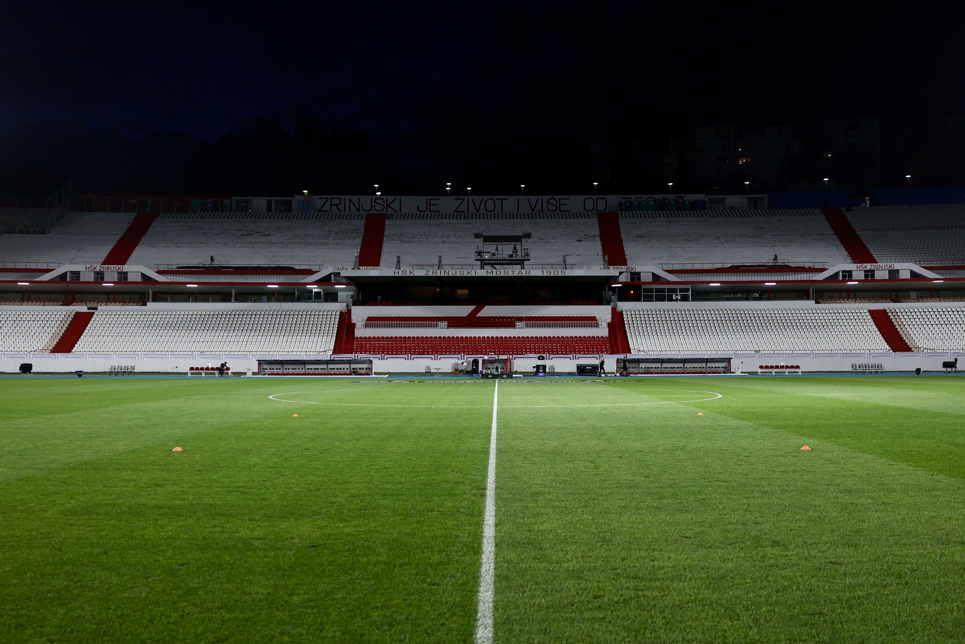 stadion pod bijelim brijegom