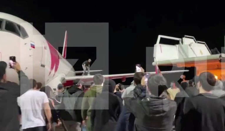 51b7cf53-a0fa-48db-8849-fd2616a12511