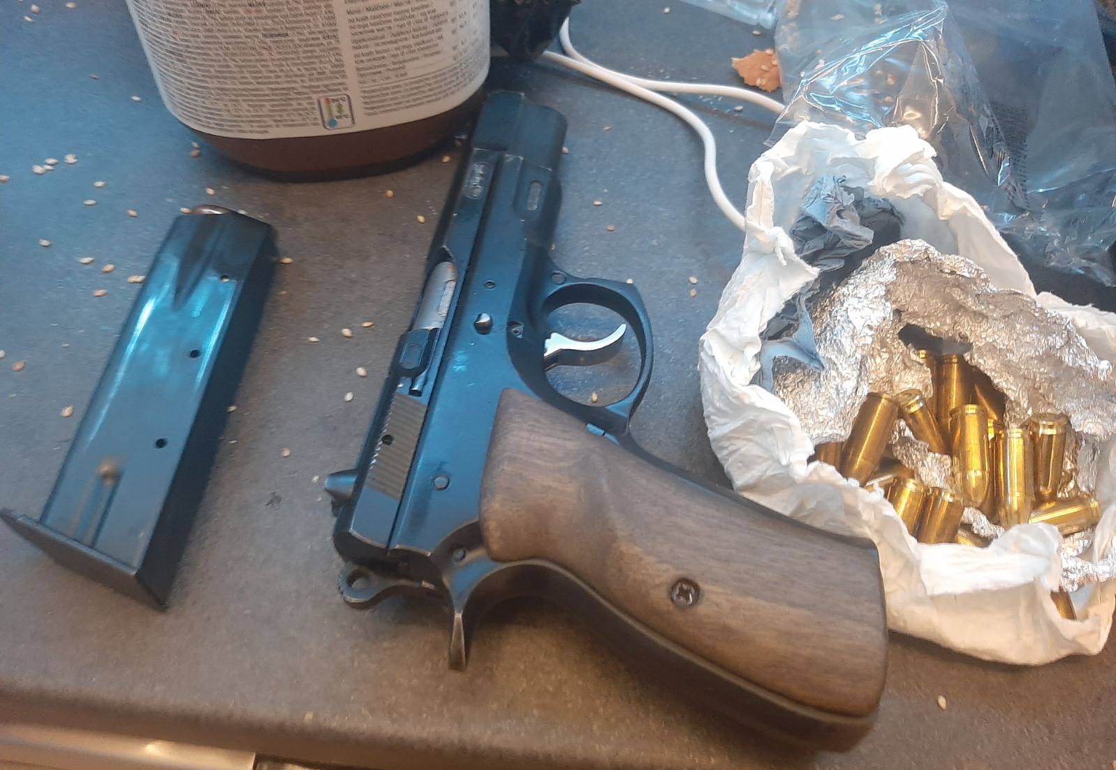 IMG-4e65a6718a97c04fff3332271cebddee-V