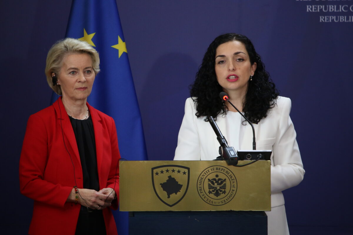 Von der Leyel u Prištini: Kosovo da osnuje Zajednicu opština sa srpskom većinom, a Srbija da ”de fakto” prizna Kosovo