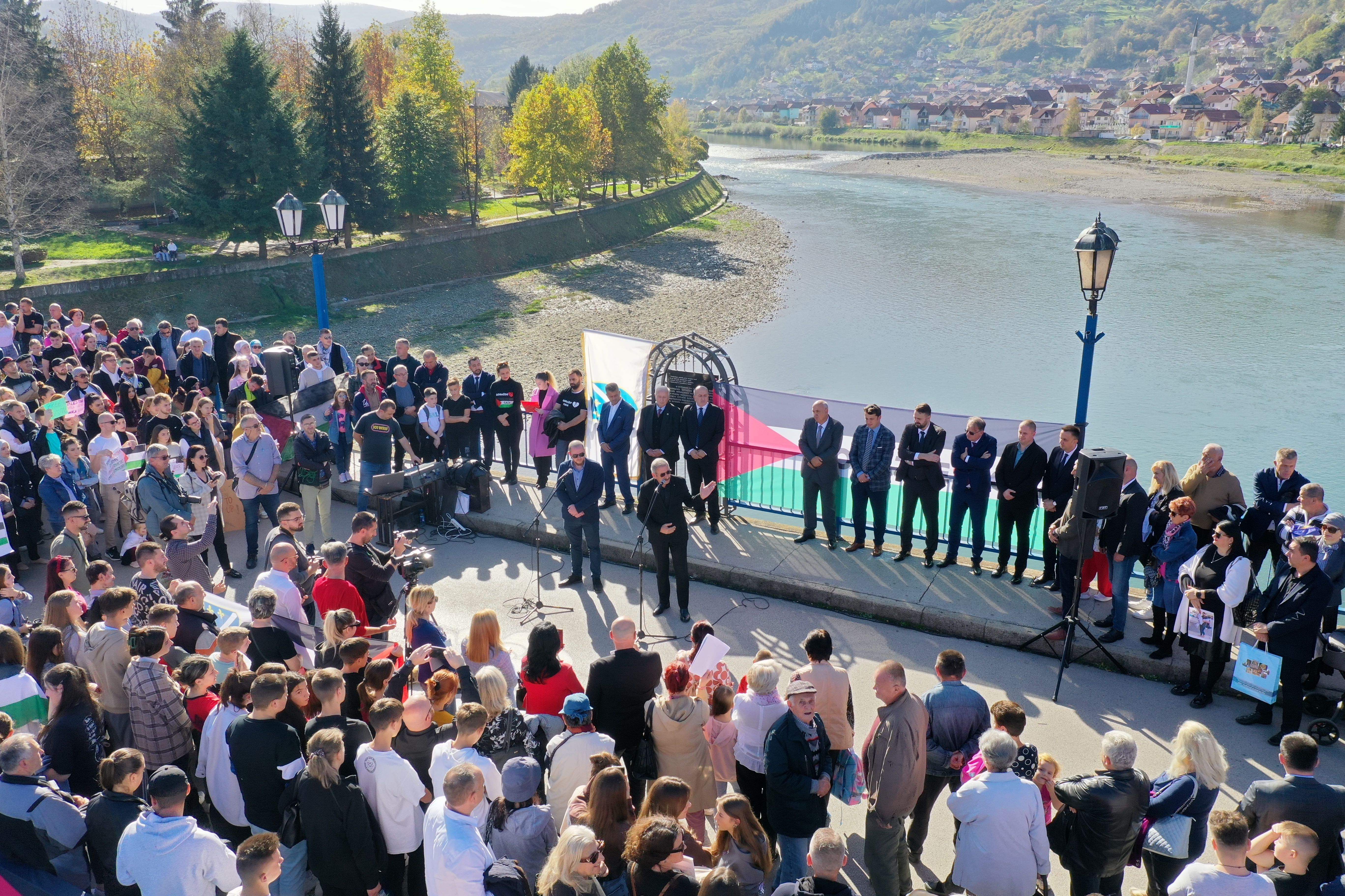 dc881bb975c4d0e855f93e644716004c