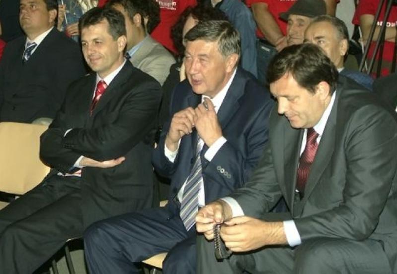 1698855033-thumbnail_dodik_radmanovic_radojicic-prtscr.jpg