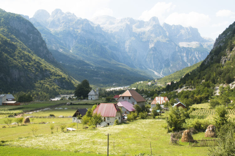 Mountain,Landscape,With,Houses,And,Farms,In,Theth,In,The