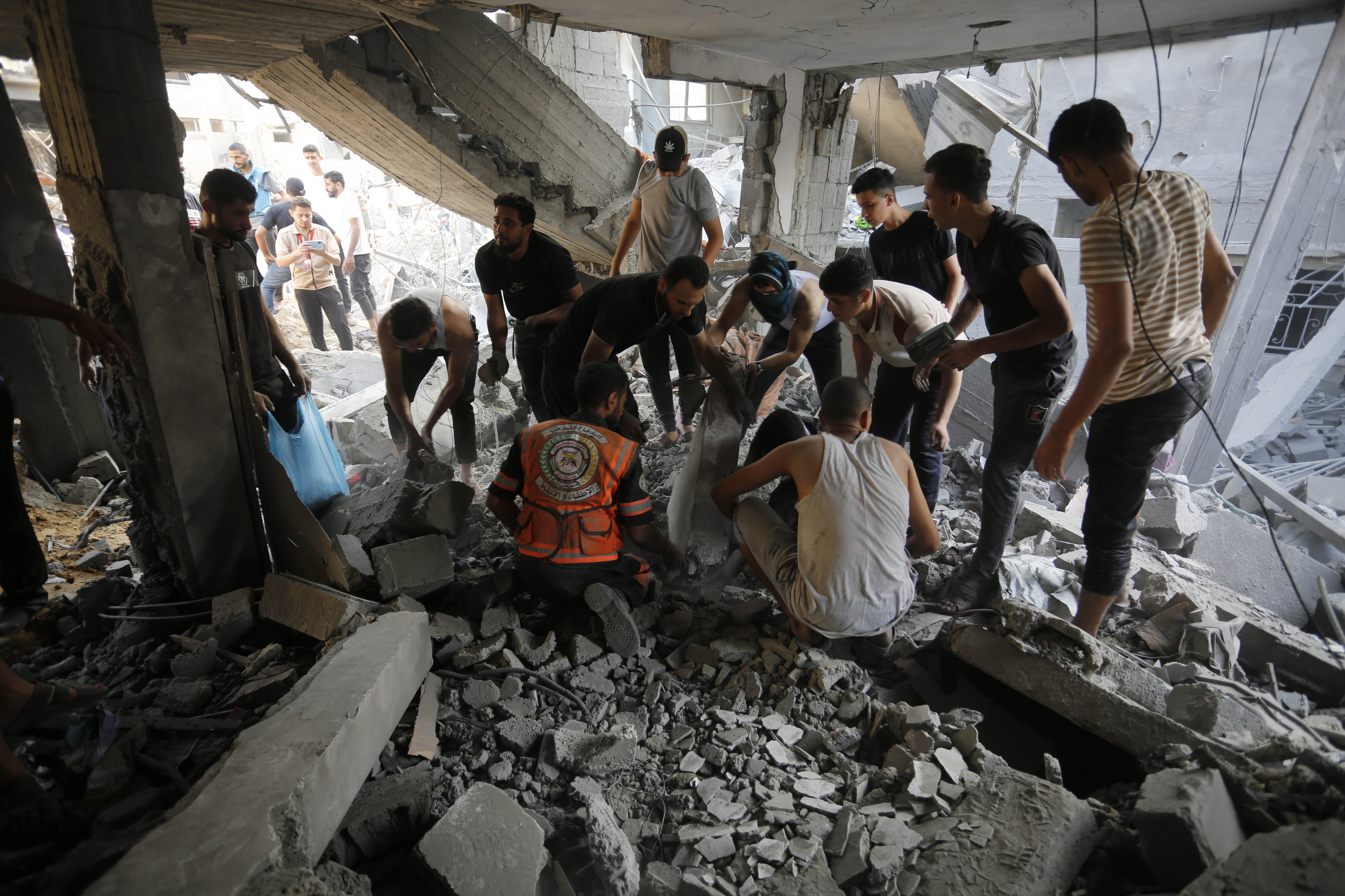 U izraelskim napadima na Gazu ubijeno 9.227 Palestinaca, 1.200 djece se vodi kao nestalo