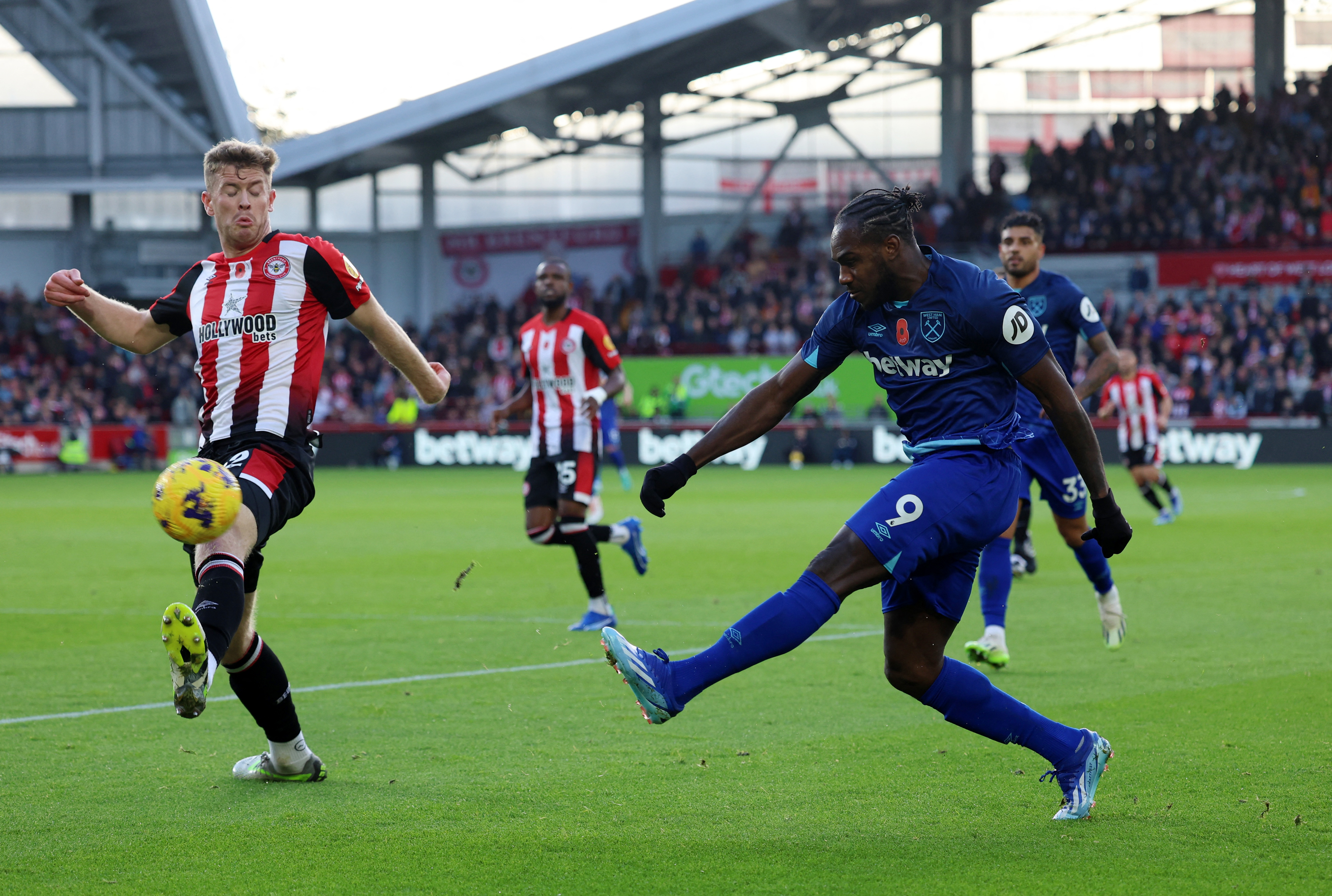 Premier League - Brentford v West Ham United