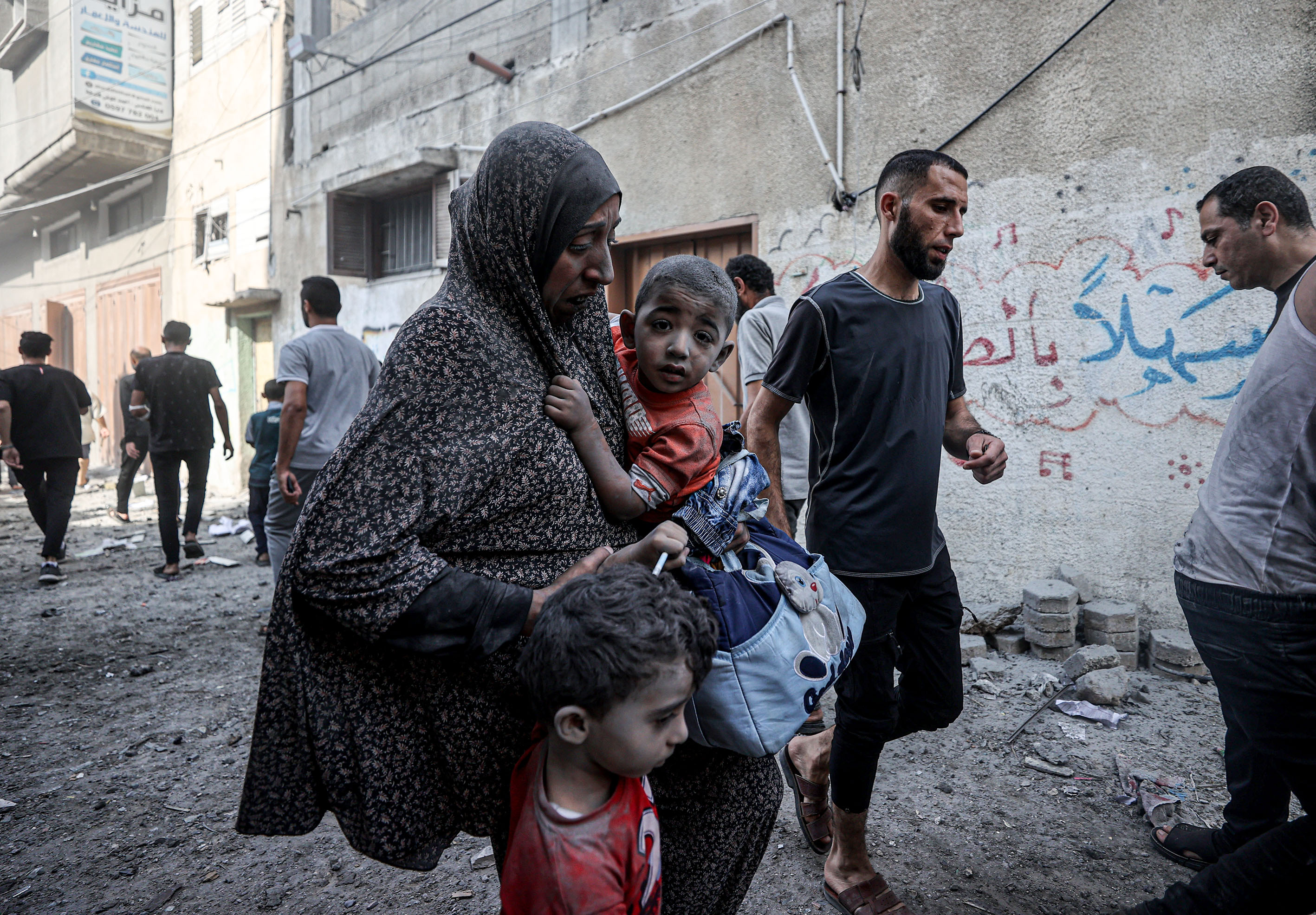 U izraelskom zračnom napadu na izbjeglički kamp Bureij u Pojasu Gaze ubijene desetine ljudi