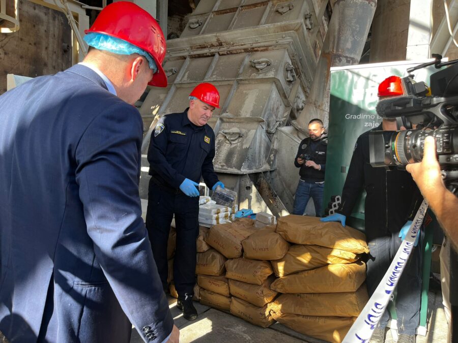 1699269030-WhatsApp-Image-2023-11-06-at-12.06.57-1-900x675