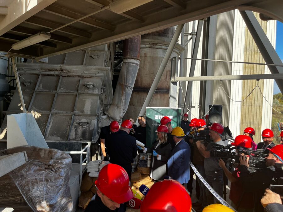 1699269023-WhatsApp-Image-2023-11-06-at-12.06.56-900x675