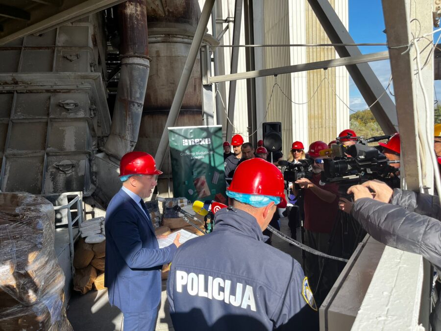 1699268988-WhatsApp-Image-2023-11-06-at-12.06.47-900x675