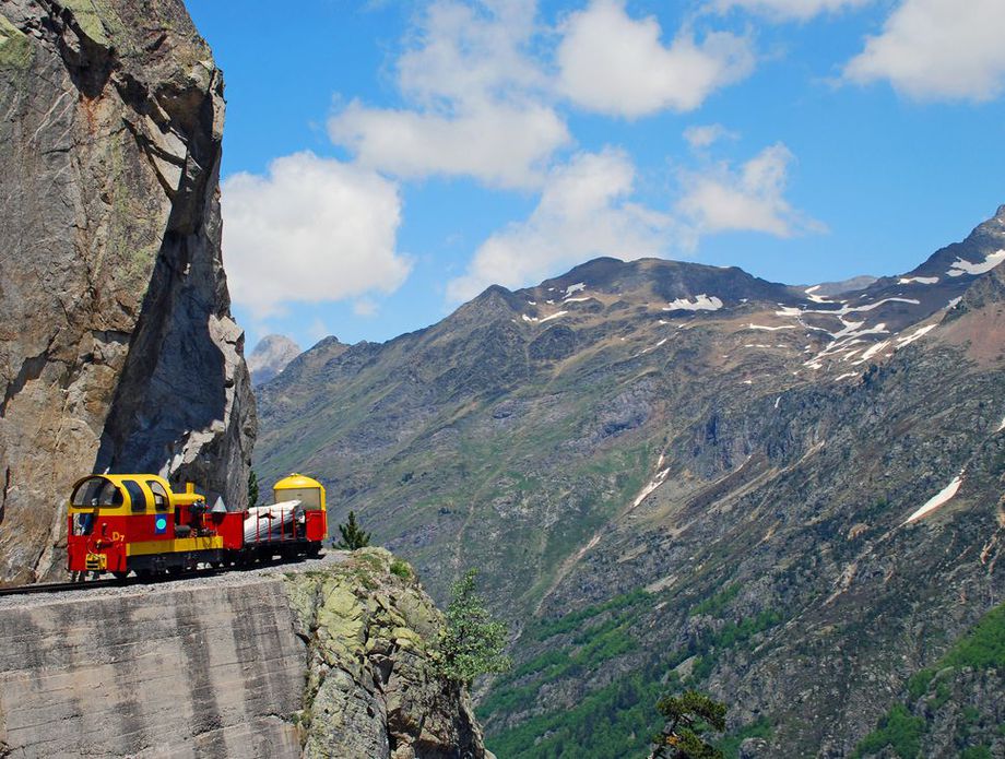 62668720-train-dartouste