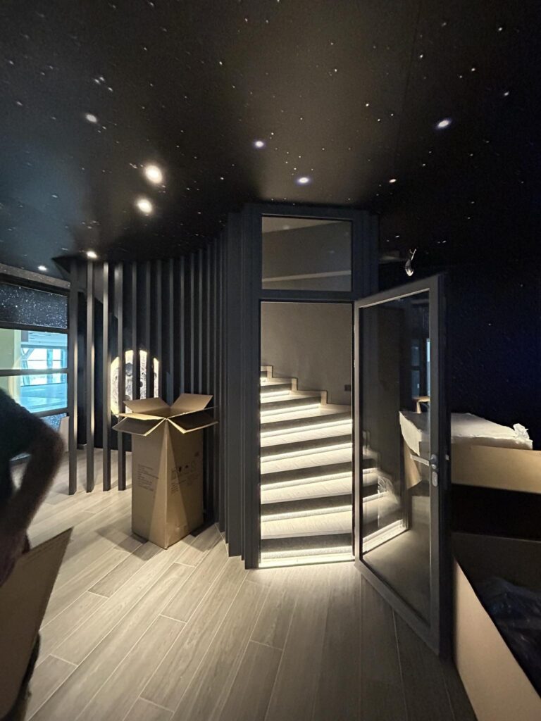 370587345_778425360767656_2665848677568116637_n-768x1024