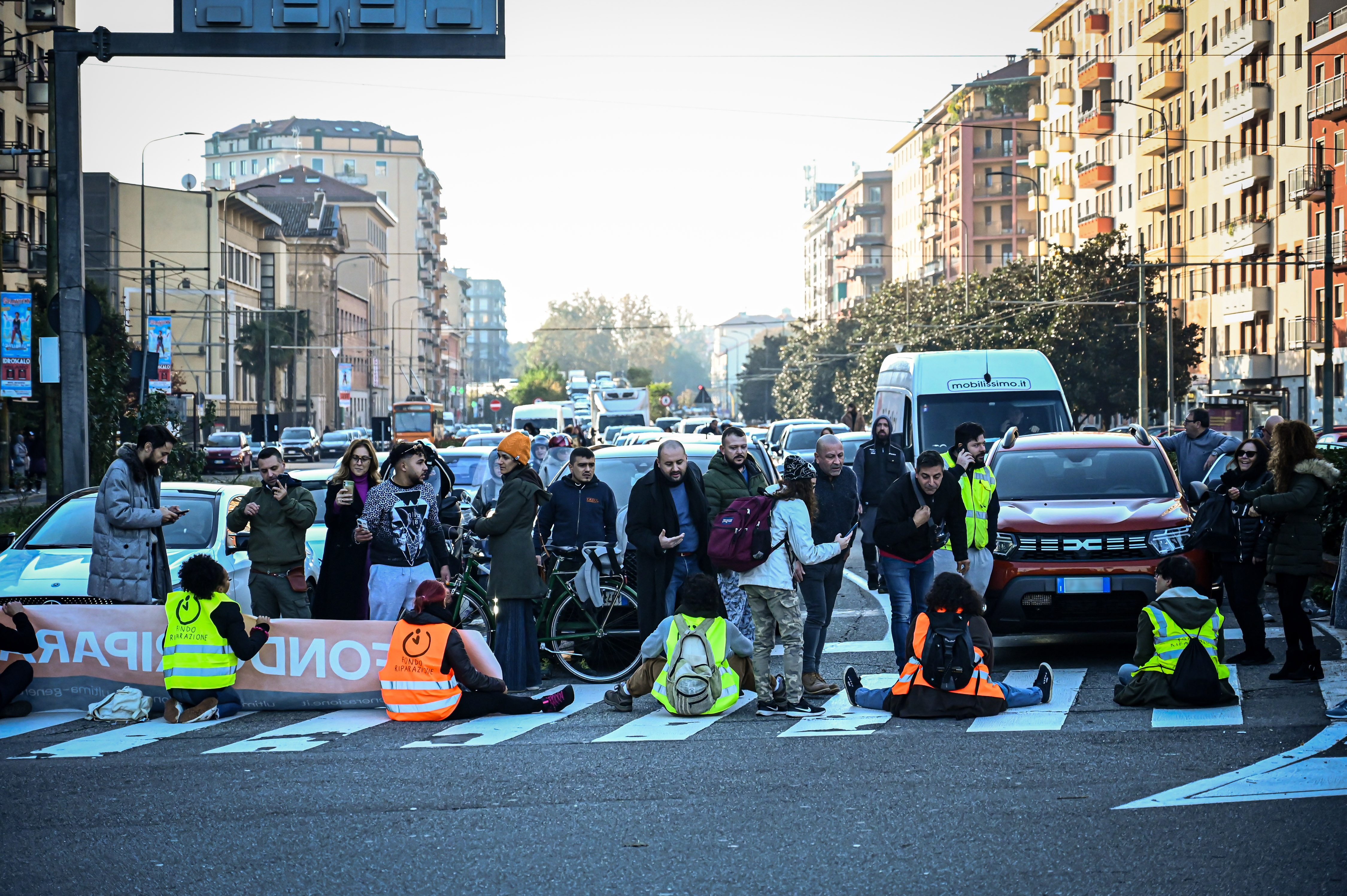 Klimatski aktivisti blokirali saobraćajnice u Italiji